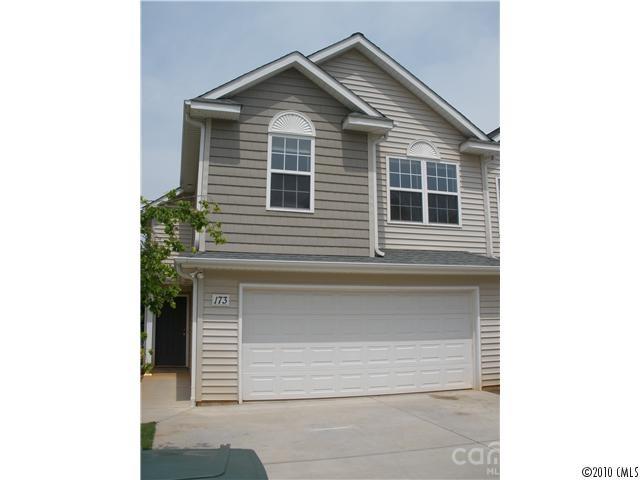 173 Clusters Circle Property Photo 1