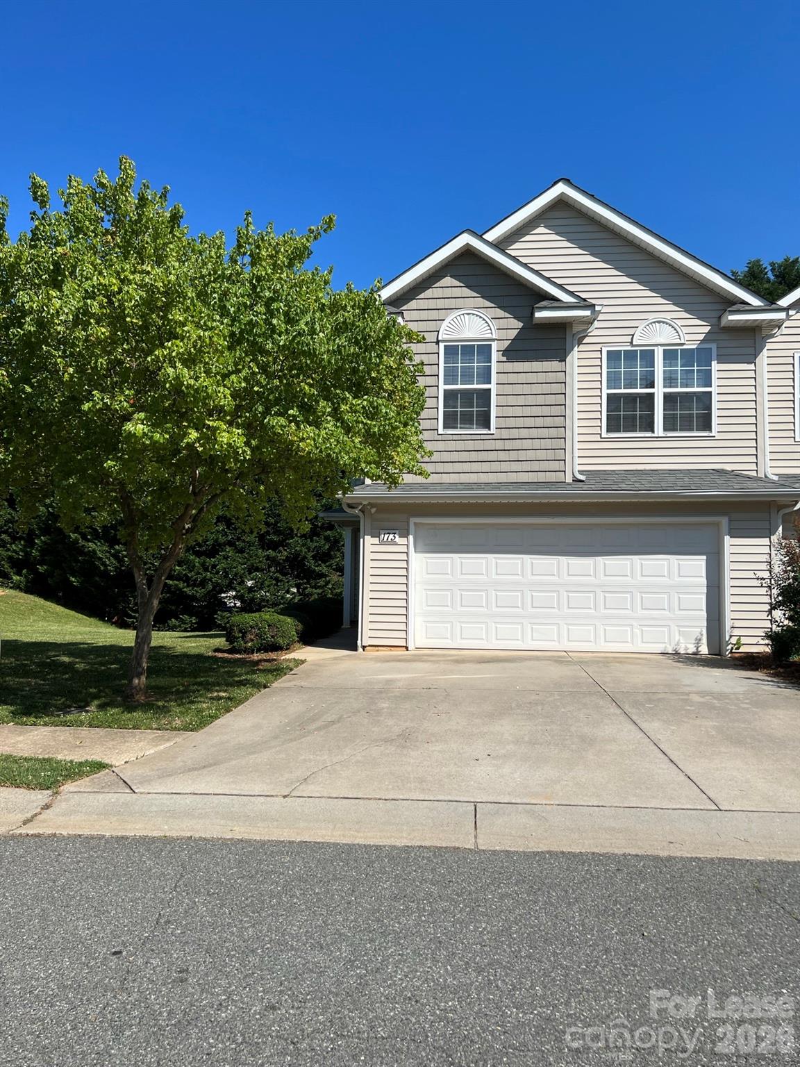 173 Clusters Circle Property Photo 2