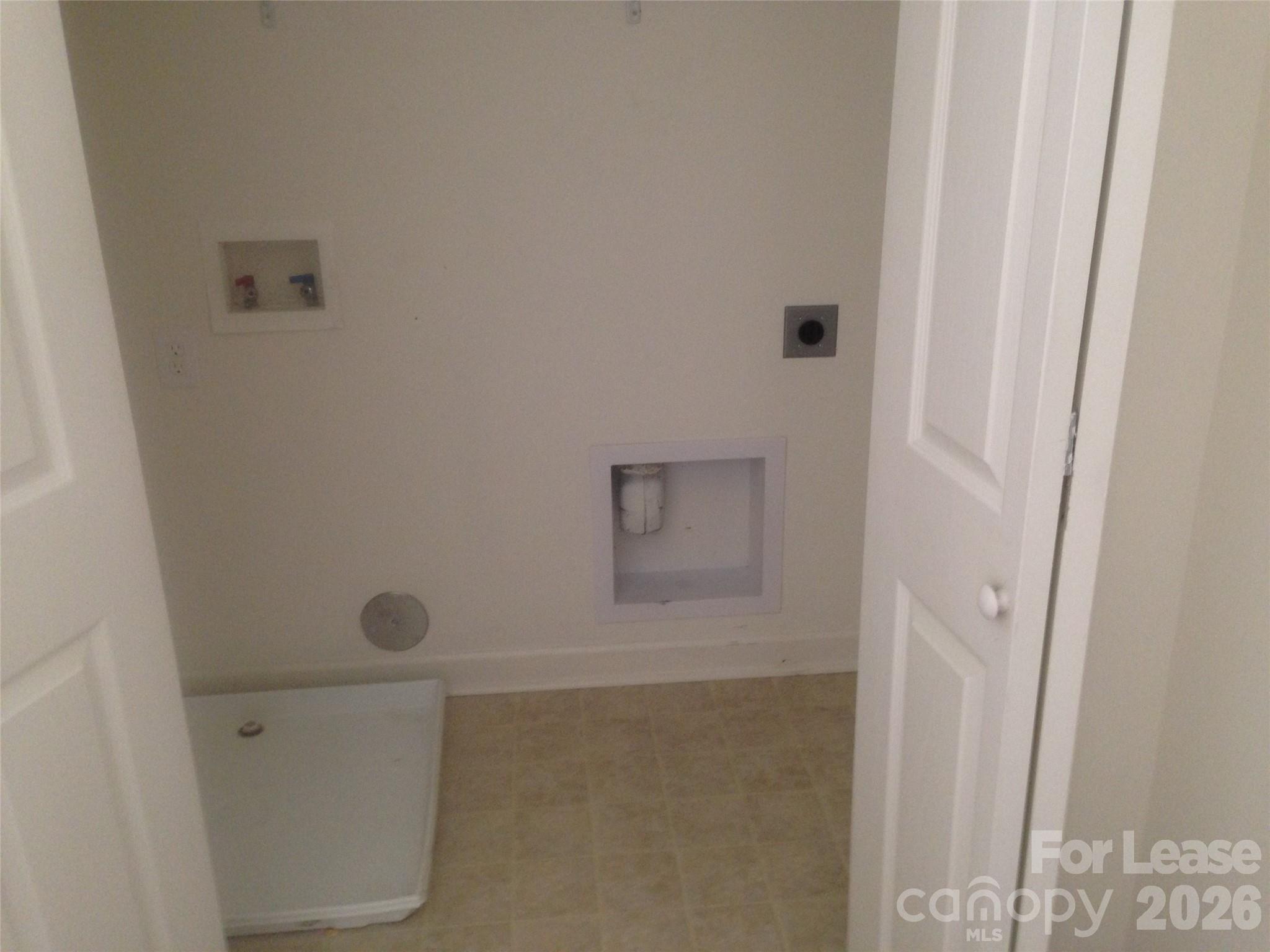 173 Clusters Circle Property Photo 10