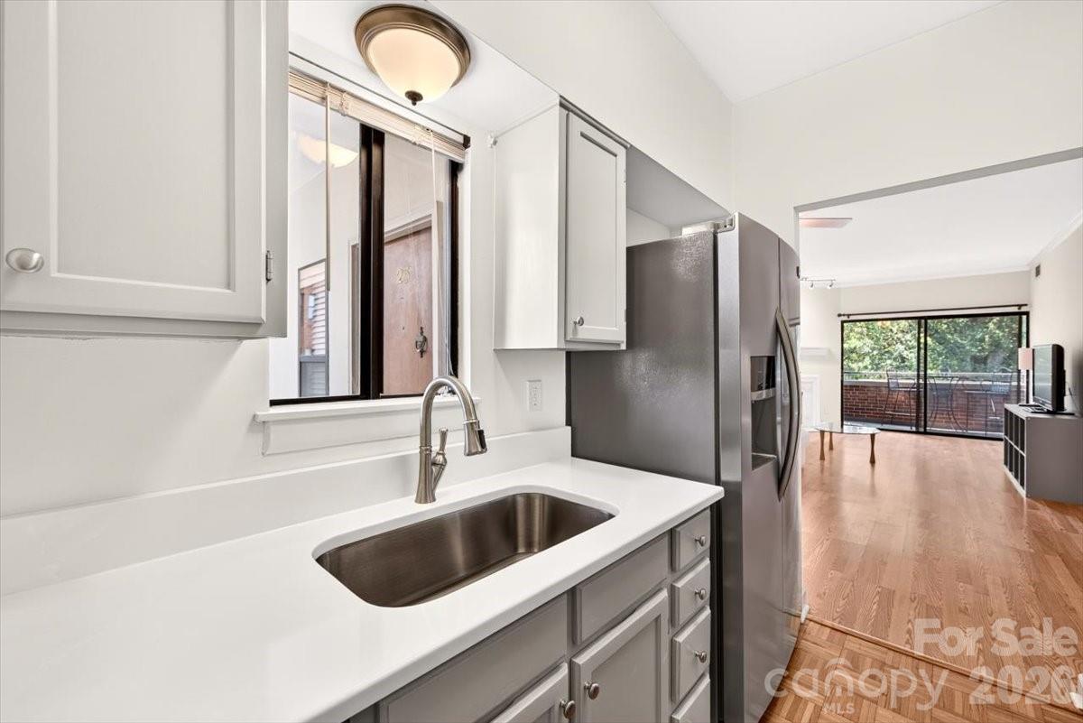 224 N Poplar Street 23 Property Photo 2