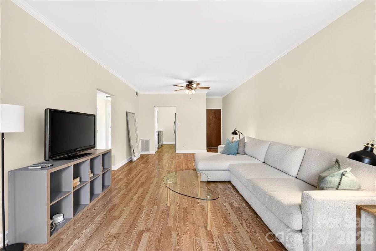 224 N Poplar Street 23 Property Photo 8