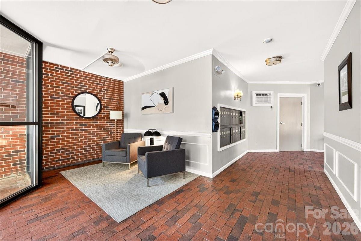 224 N Poplar Street 23 Property Photo 33