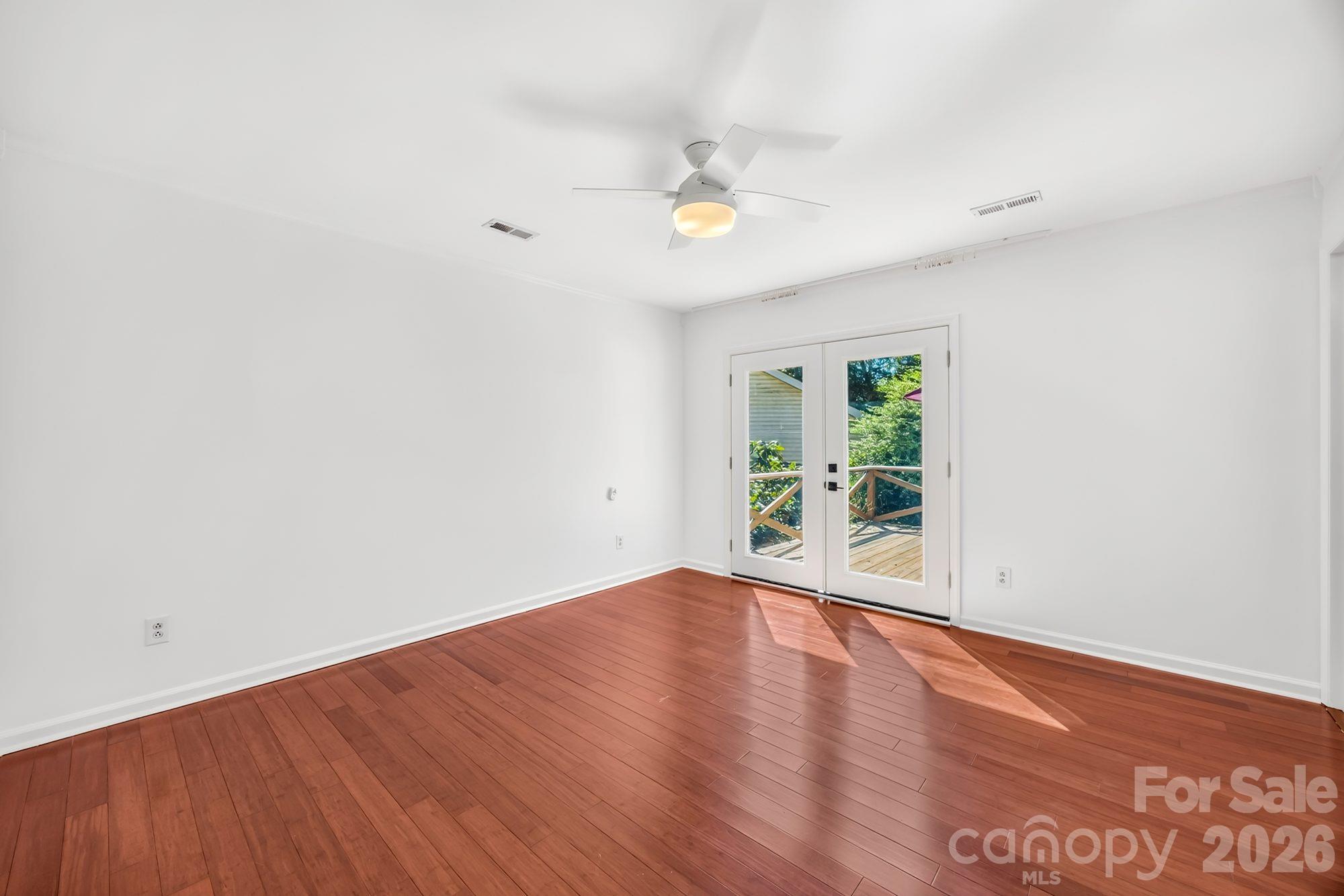 4900 Cricklewood Lane Property Photo 16