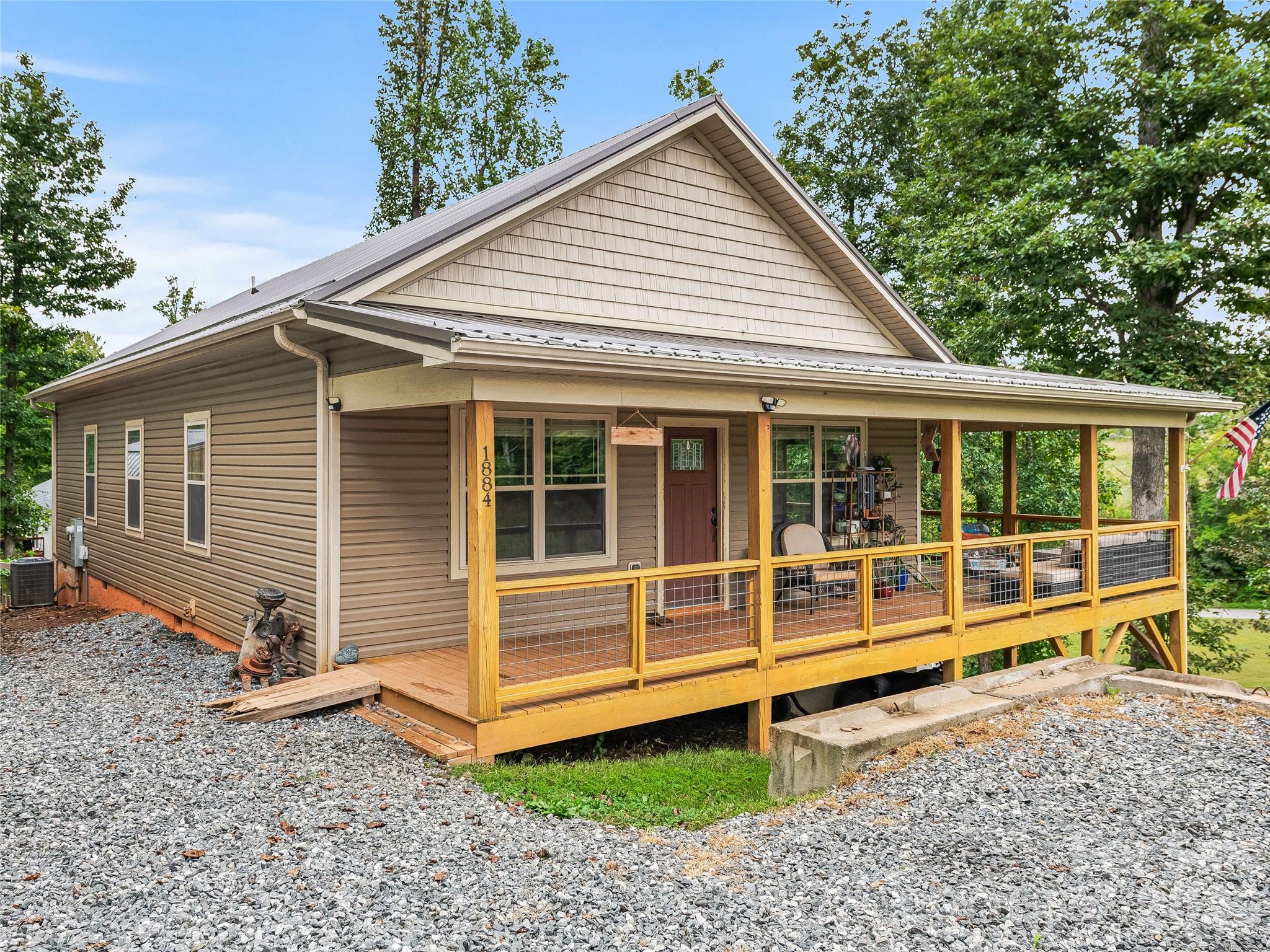 1884 Bear Creek Road Property Photo 1
