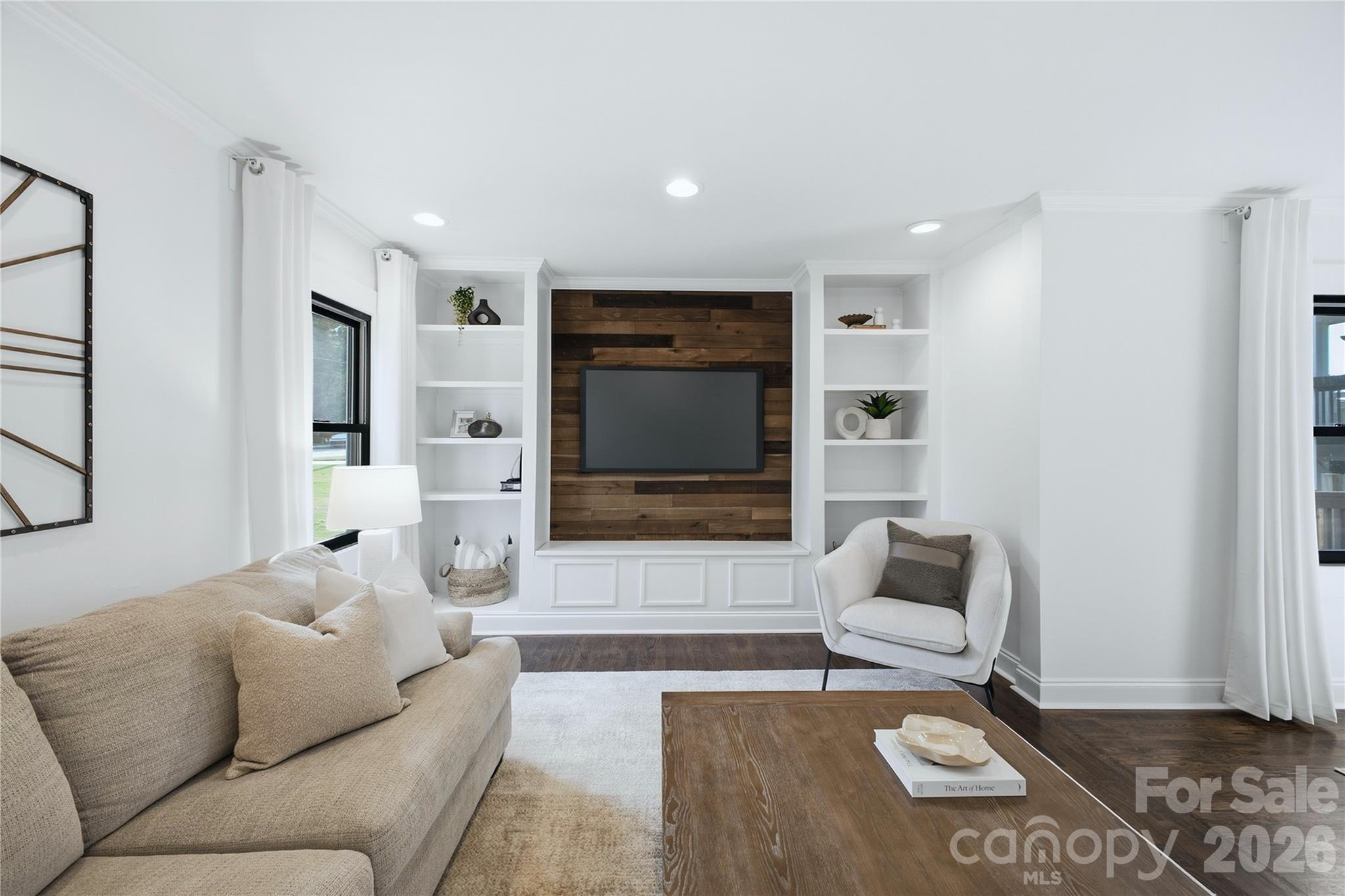 947 Everett Place Property Photo 11