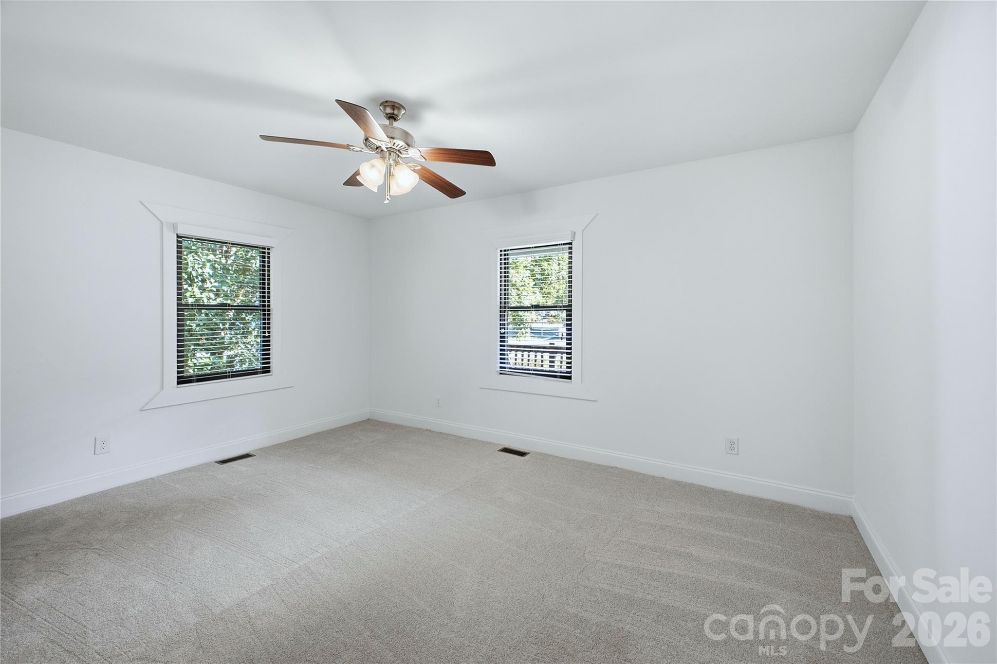 947 Everett Place Property Photo 27