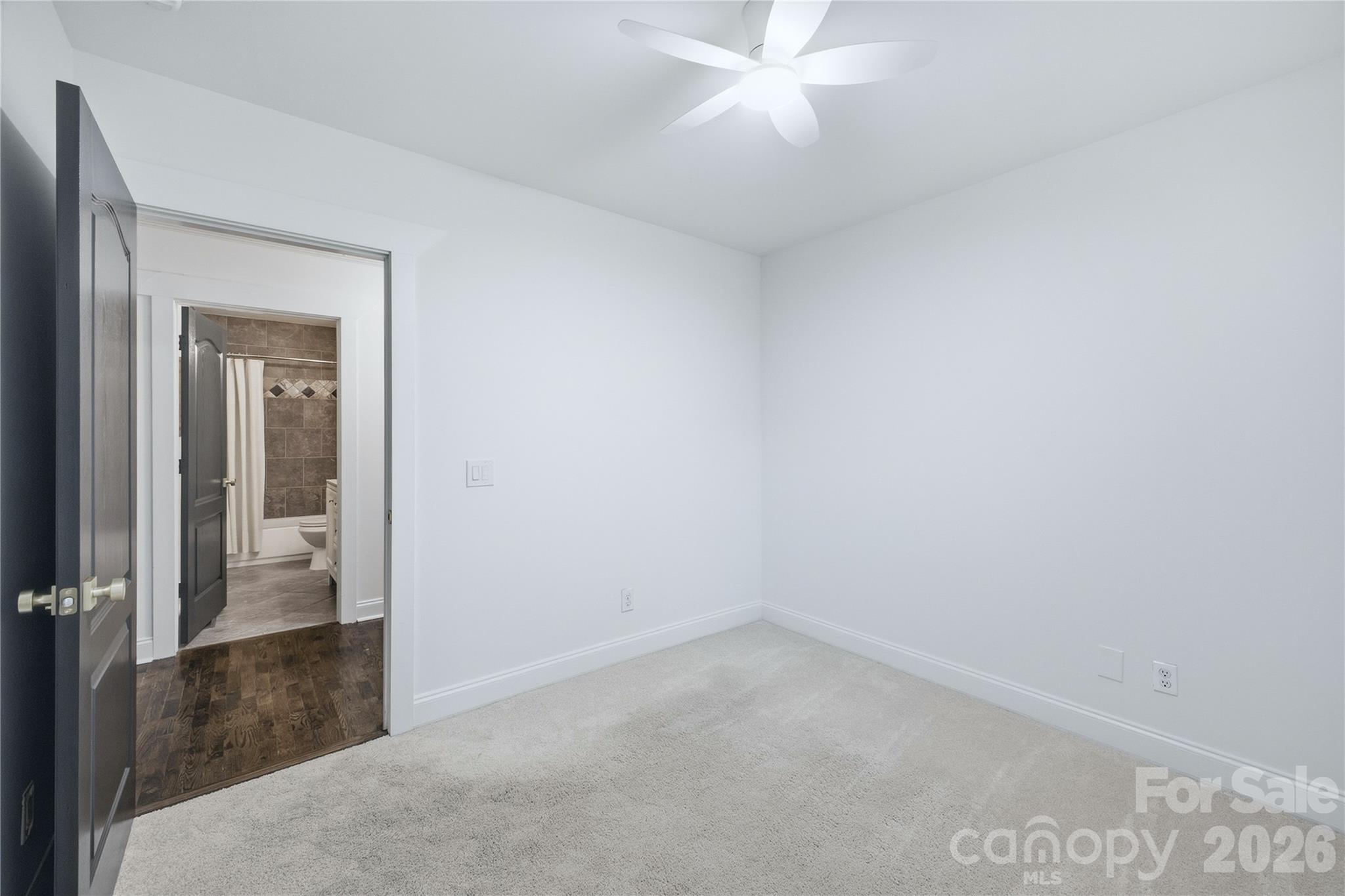 947 Everett Place Property Photo 28