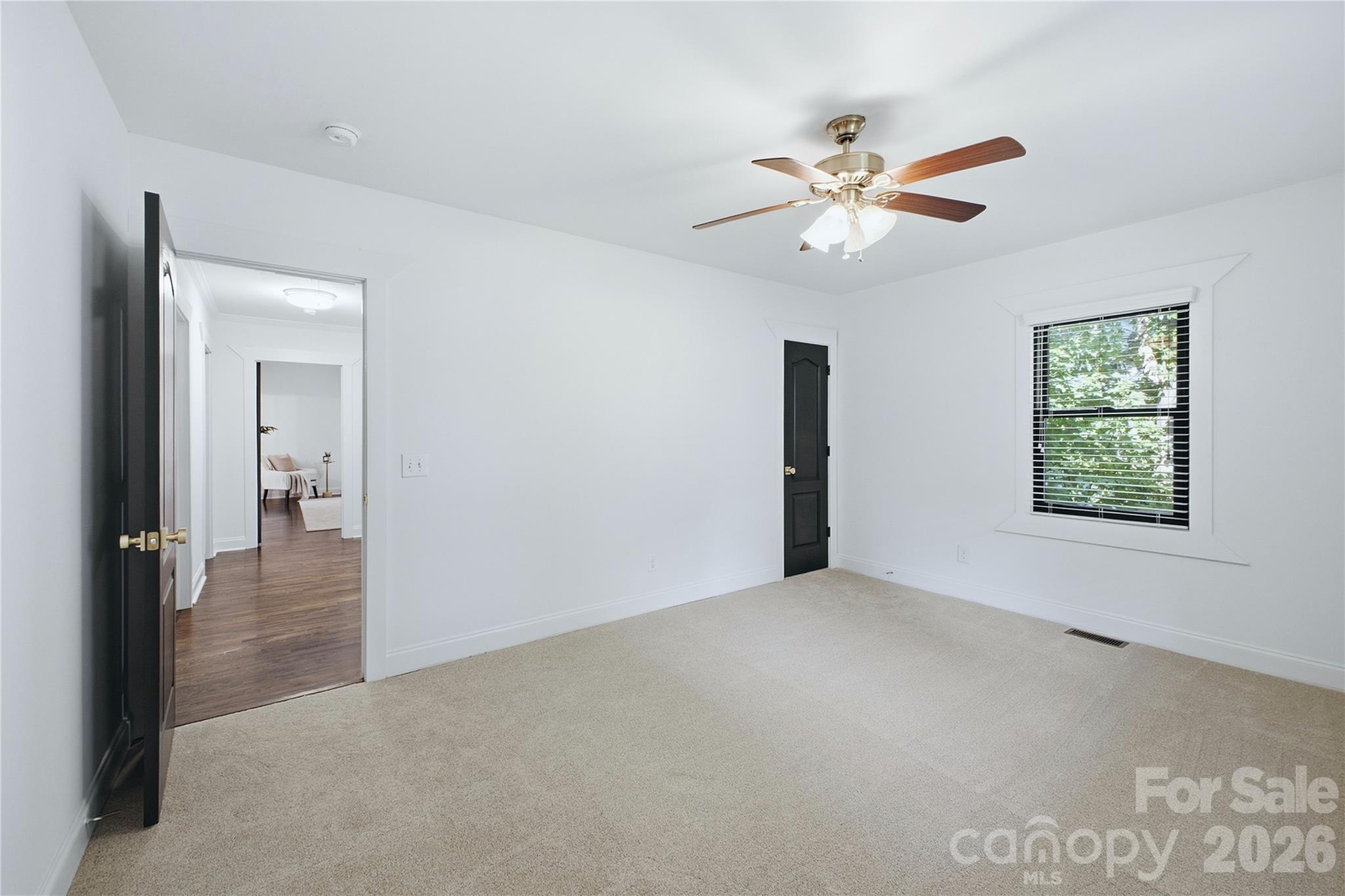 947 Everett Place Property Photo 31