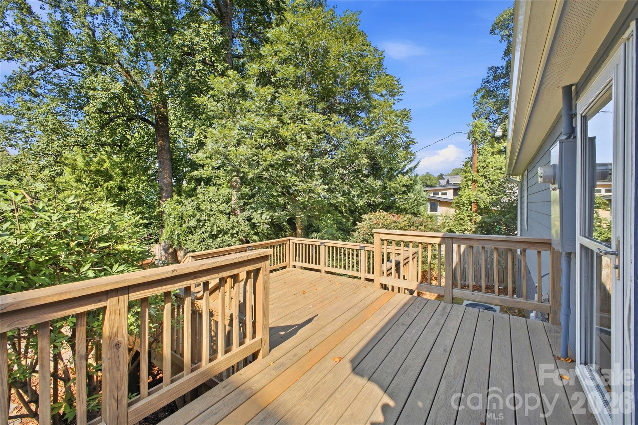947 Everett Place Property Photo 35