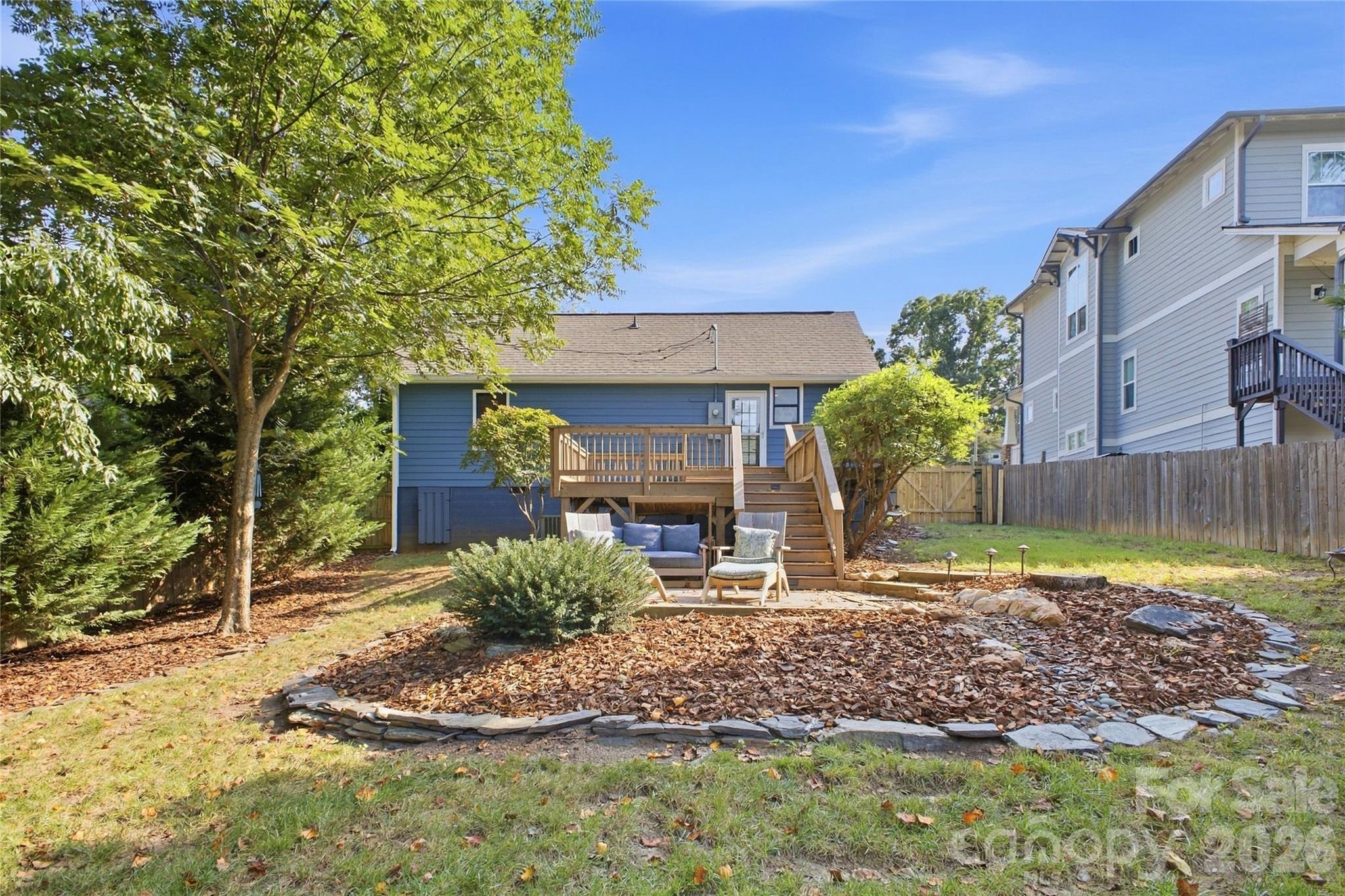 947 Everett Place Property Photo 37