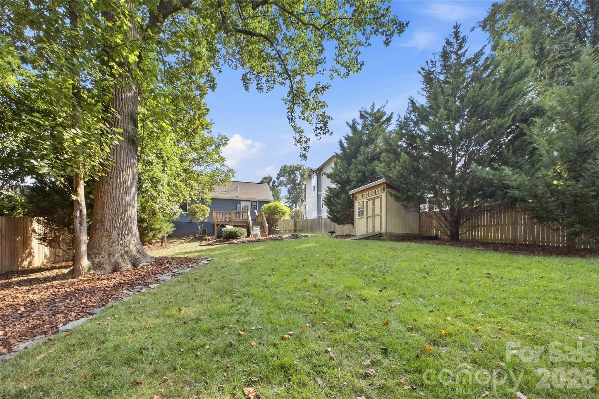 947 Everett Place Property Photo 41