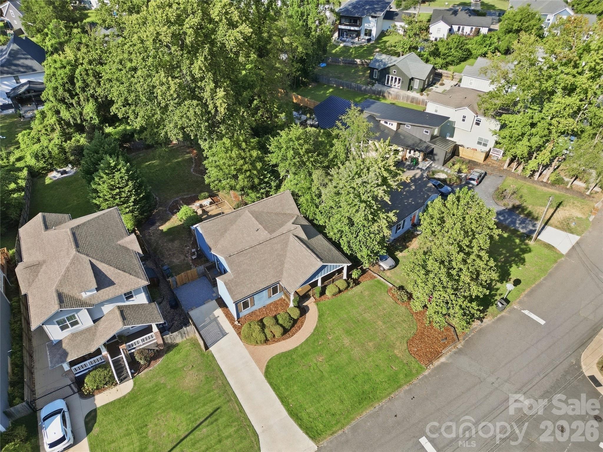 947 Everett Place Property Photo 42