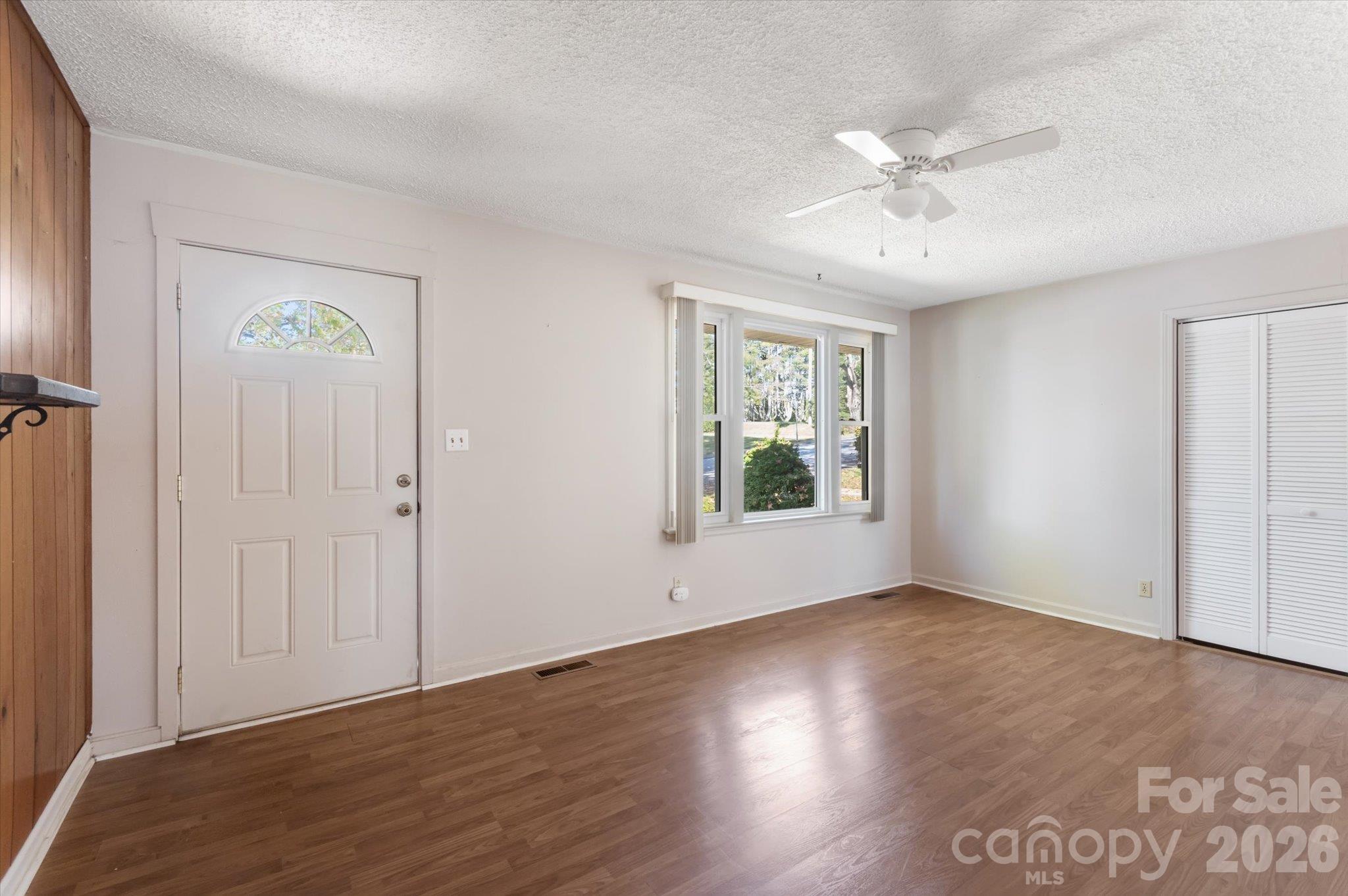 27 Trowbridge Lane Property Photo 4