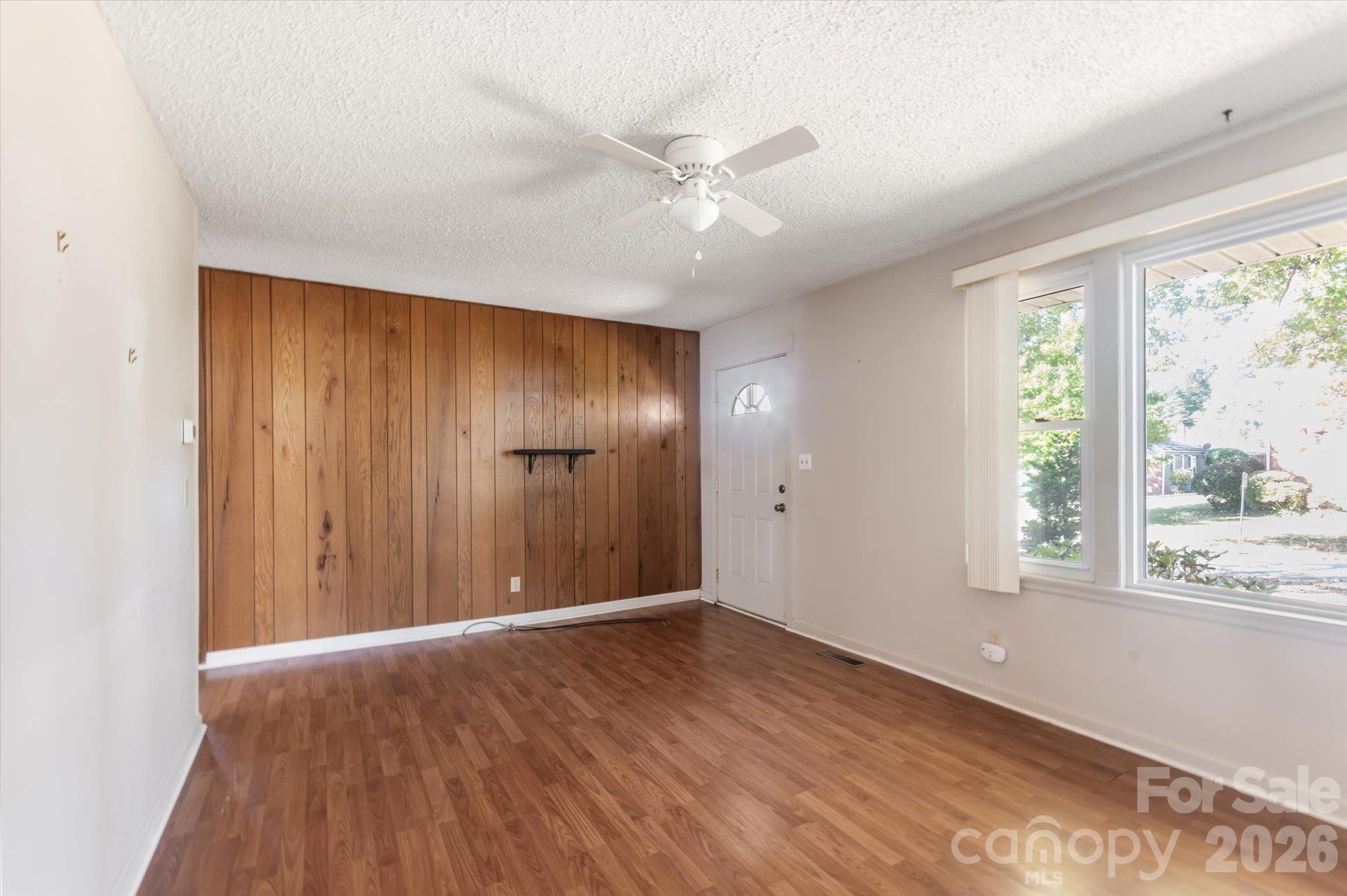 27 Trowbridge Lane Property Photo 6