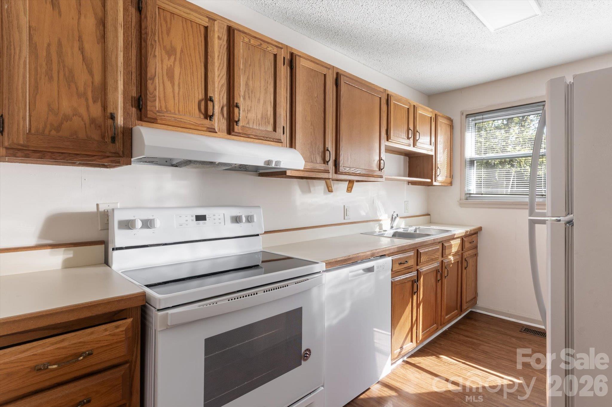 27 Trowbridge Lane Property Photo 8