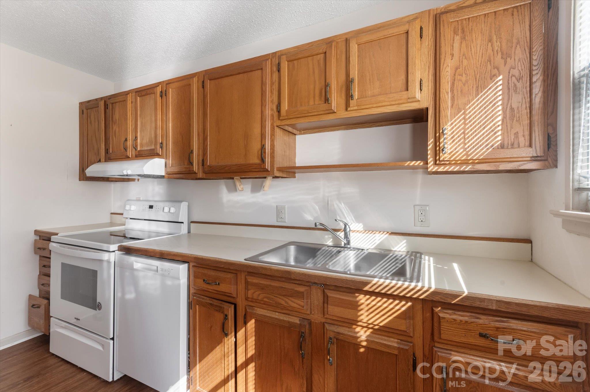 27 Trowbridge Lane Property Photo 9