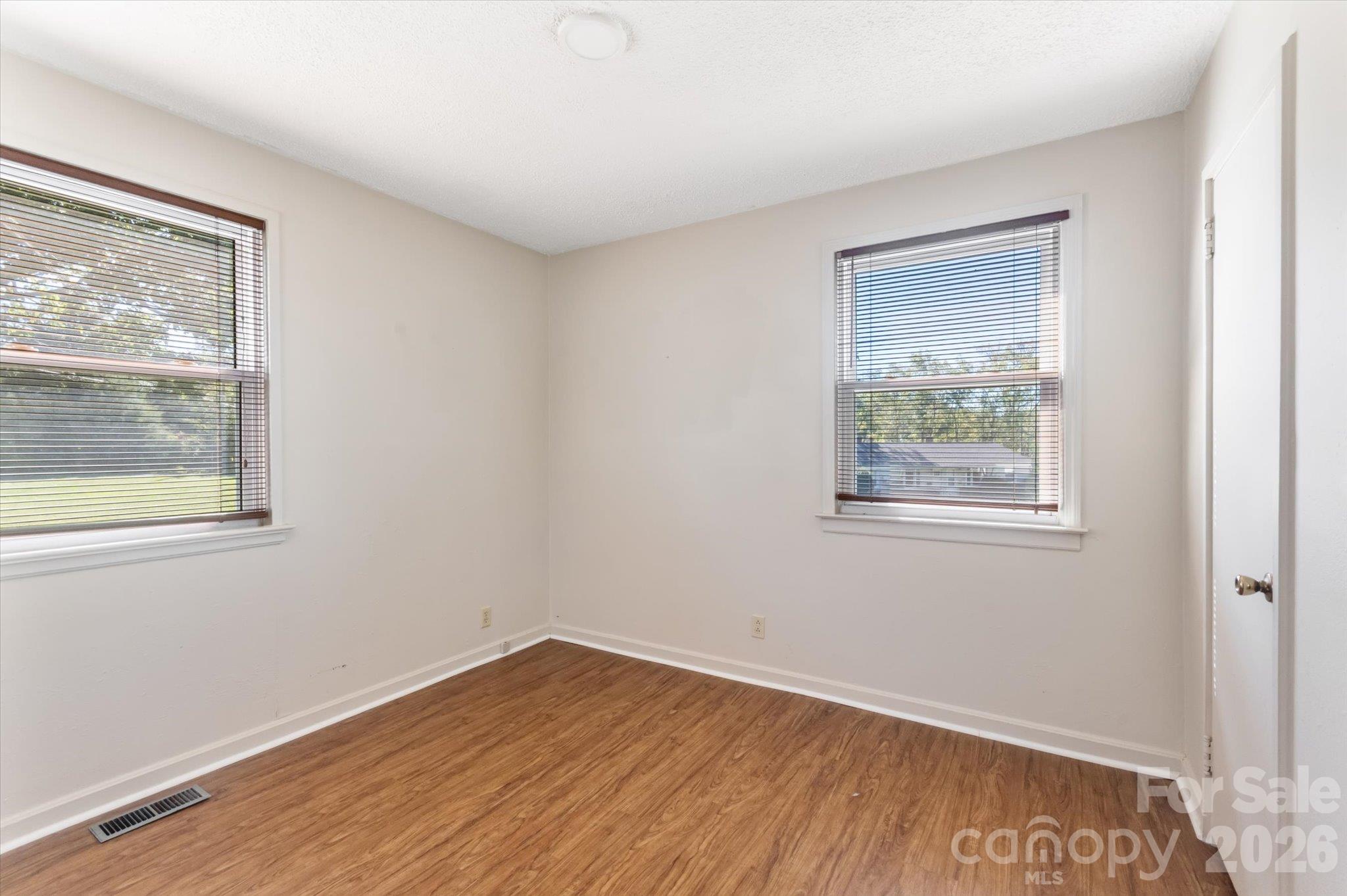27 Trowbridge Lane Property Photo 12