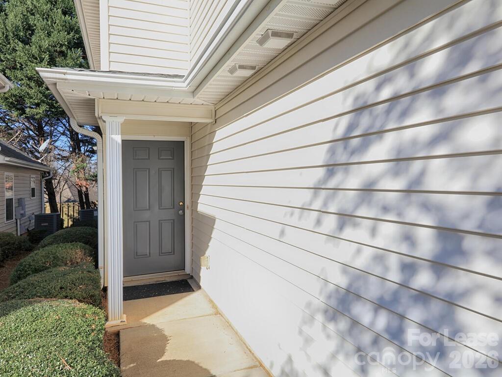 177 Clusters Circle Property Photo 2