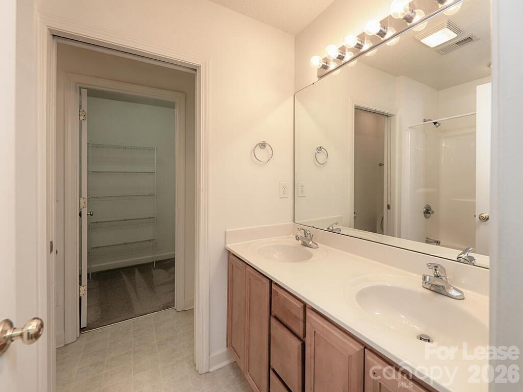 177 Clusters Circle Property Photo 15