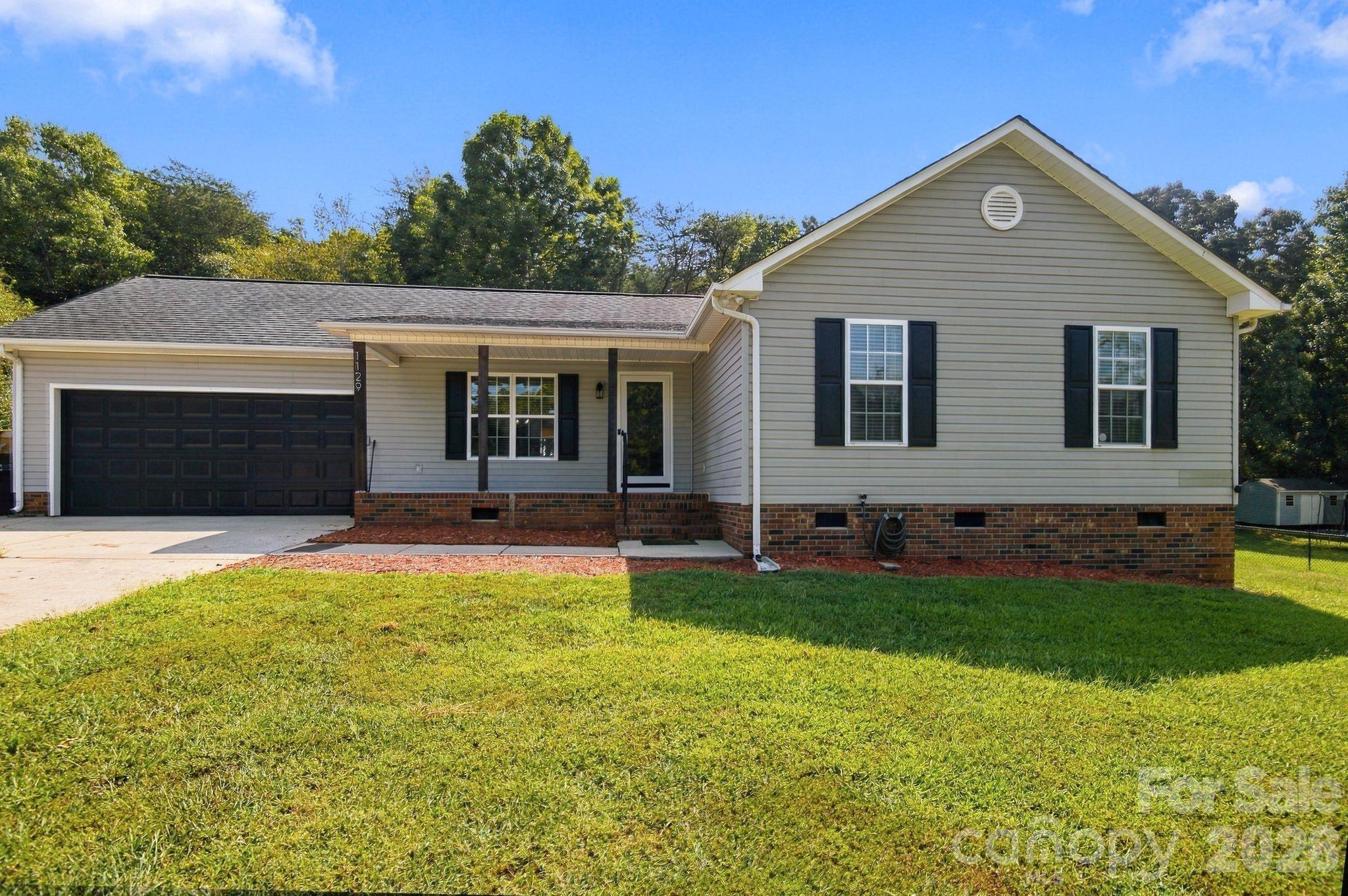 1129 Lyndsey Brooke Court Property Photo 1