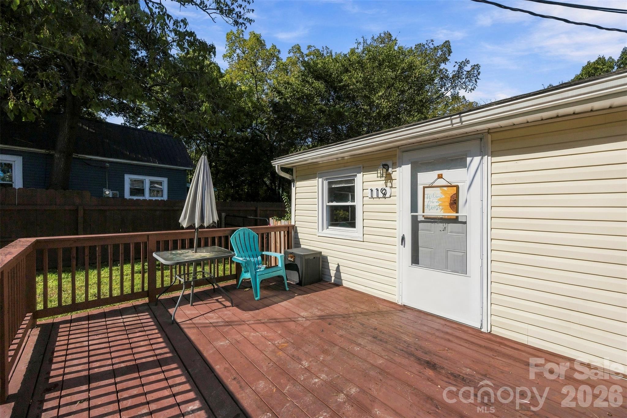 119 Walton Street Property Photo 3