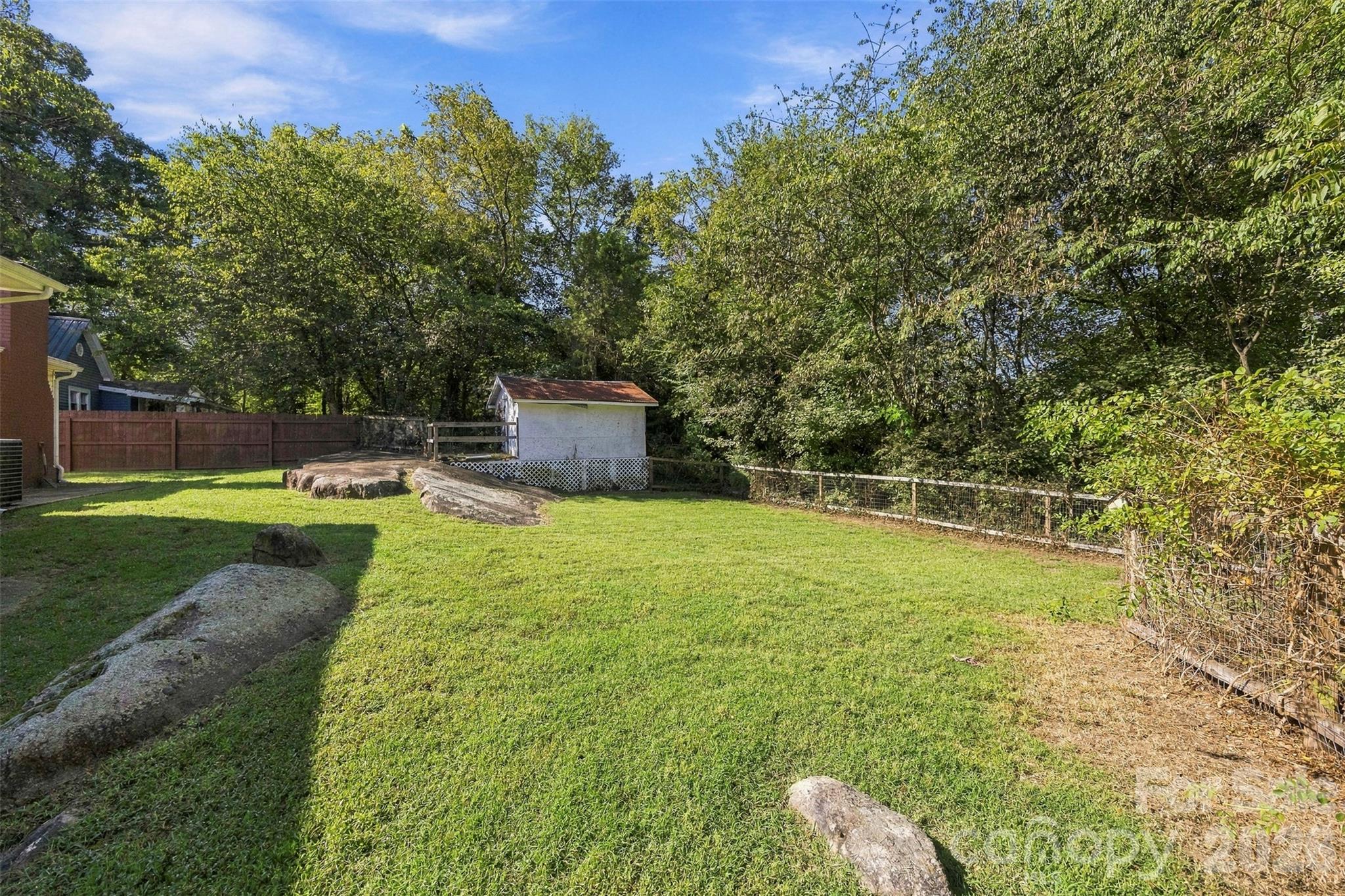 119 Walton Street Property Photo 33