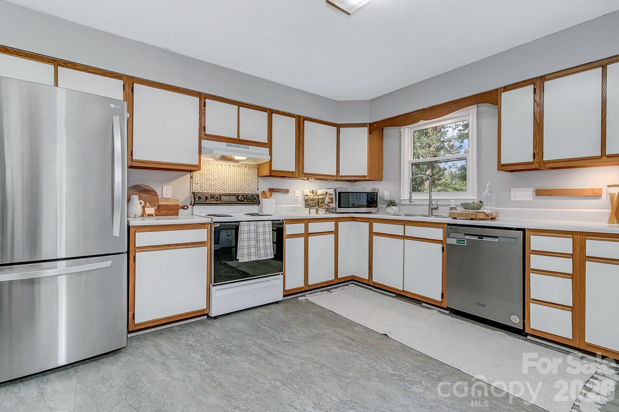 148 Stradley Mountain Road Property Photo 9