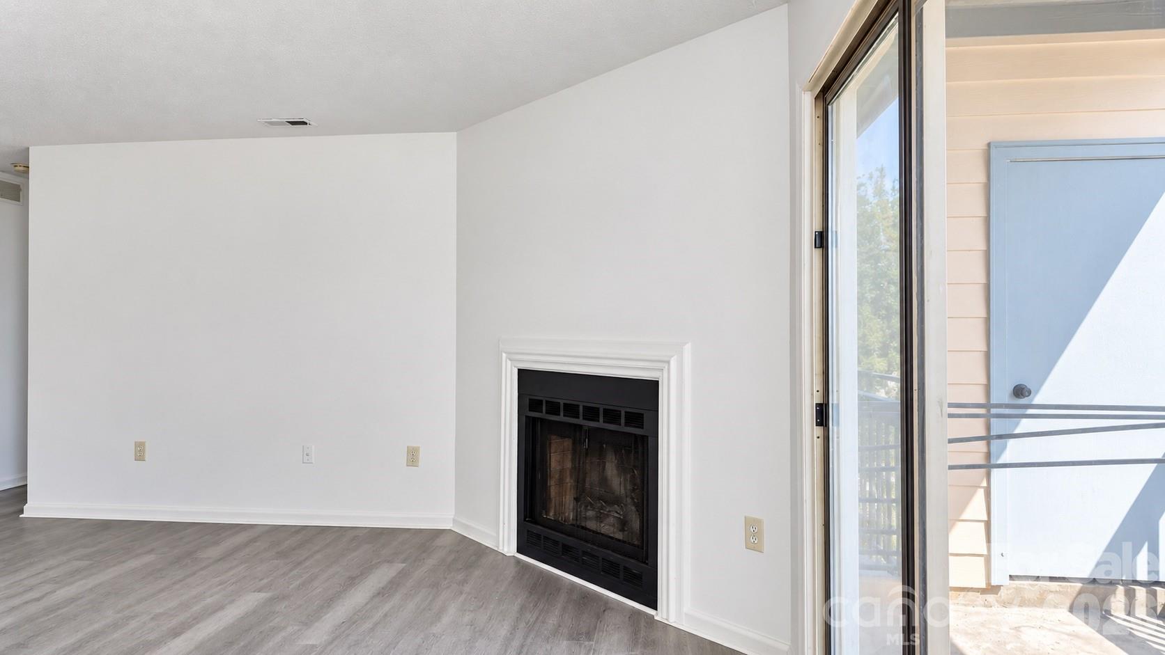 8032 Tremaine Court B Property Photo 5