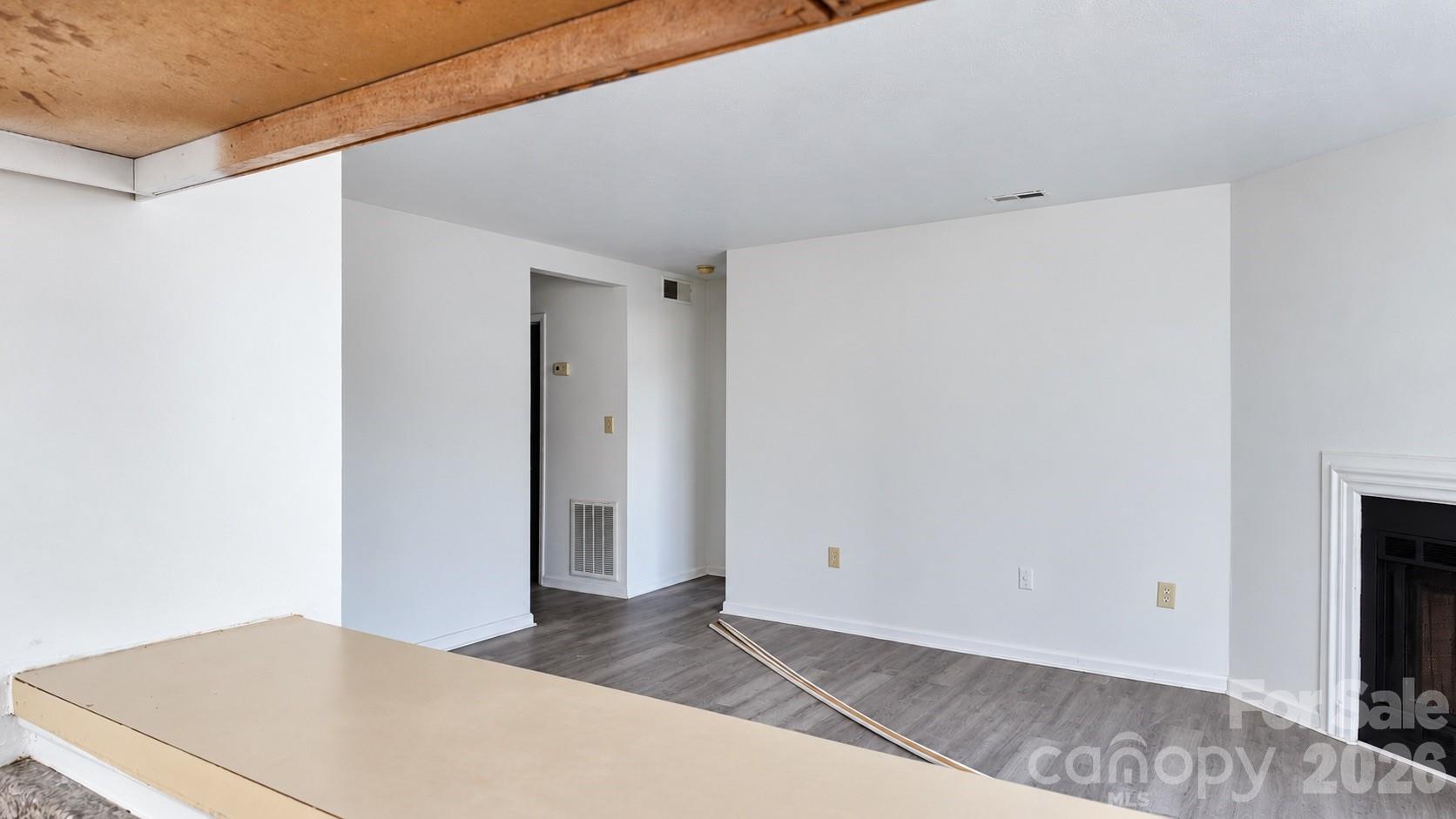 8032 Tremaine Court B Property Photo 17