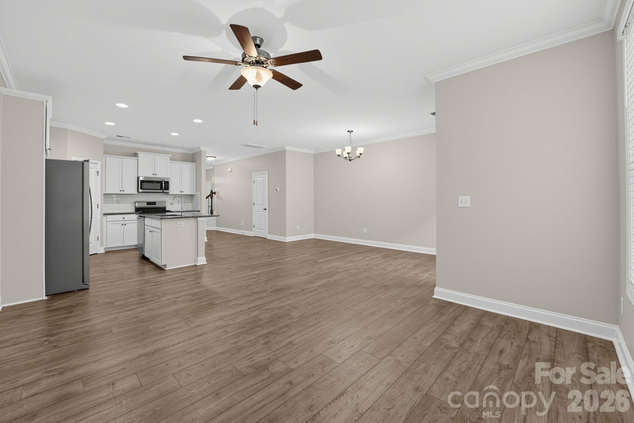 8727 Harris Lake Lane Property Photo 4