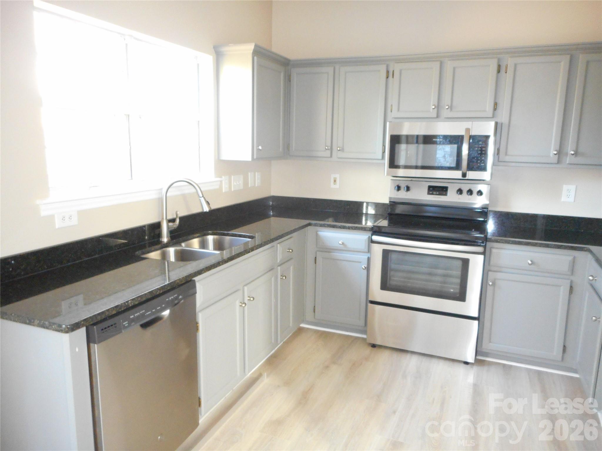 6611 Flat Creek Drive Property Photo 6