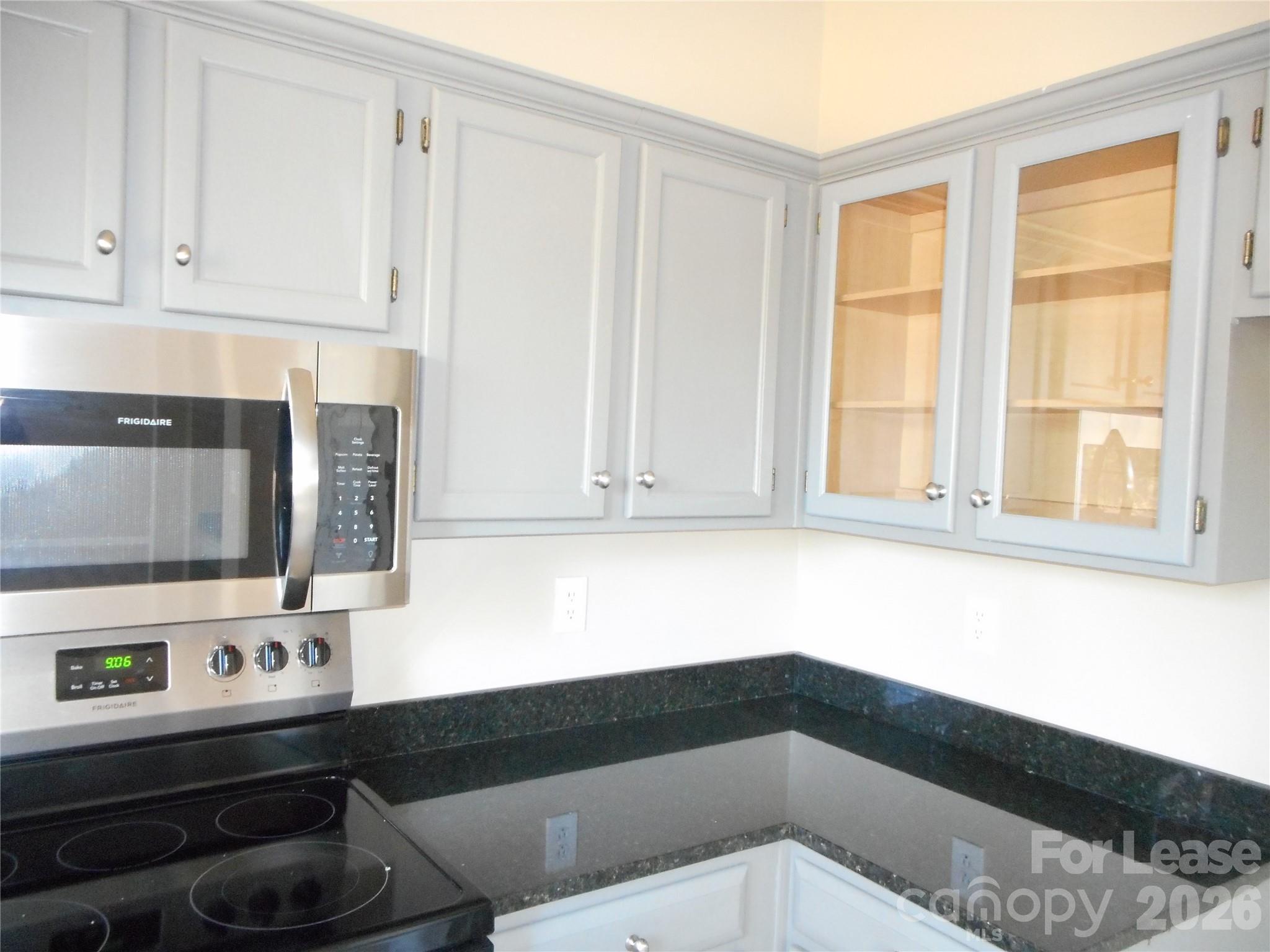 6611 Flat Creek Drive Property Photo 8