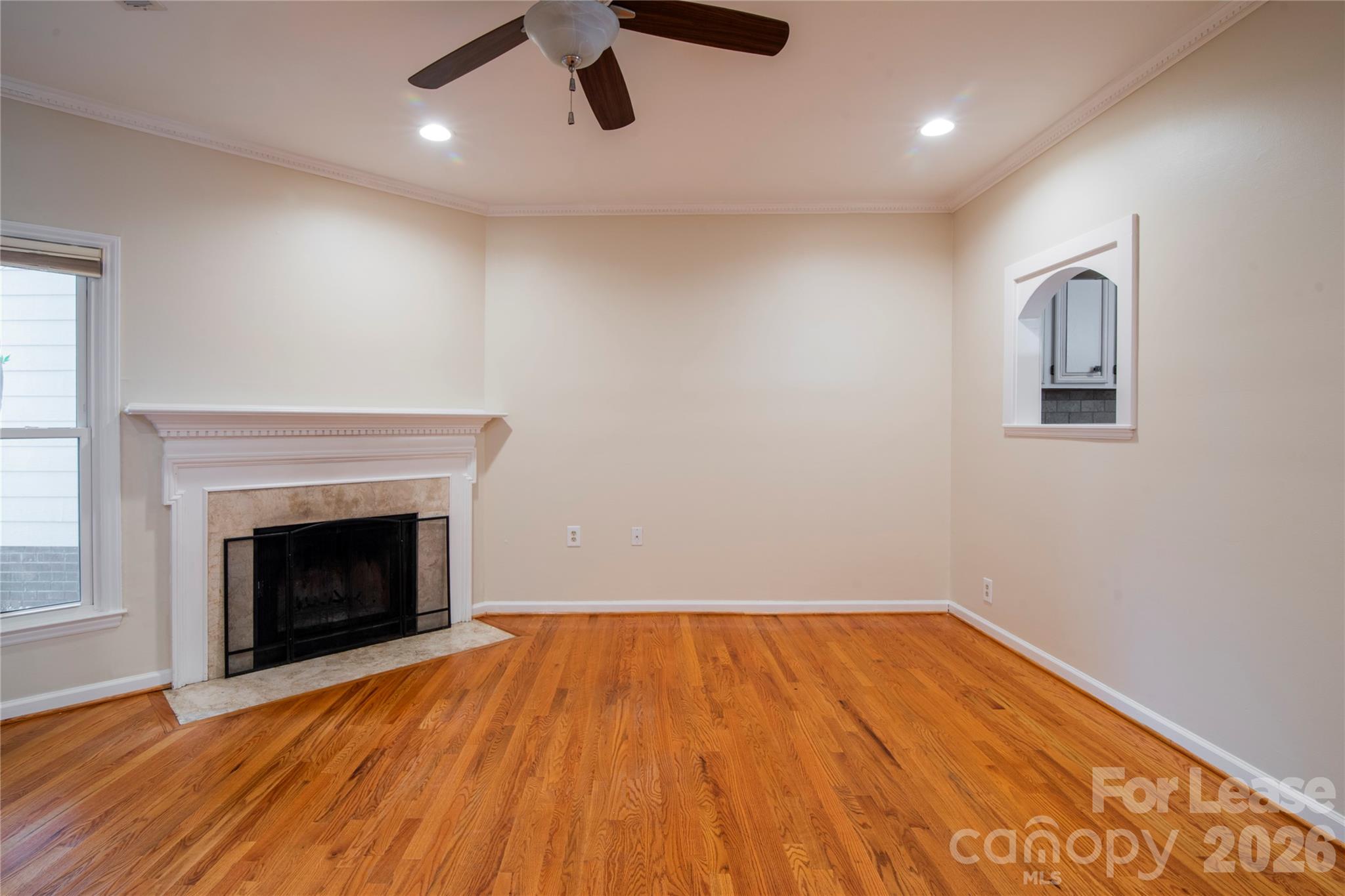 807 Greenleaf Avenue Property Photo 3