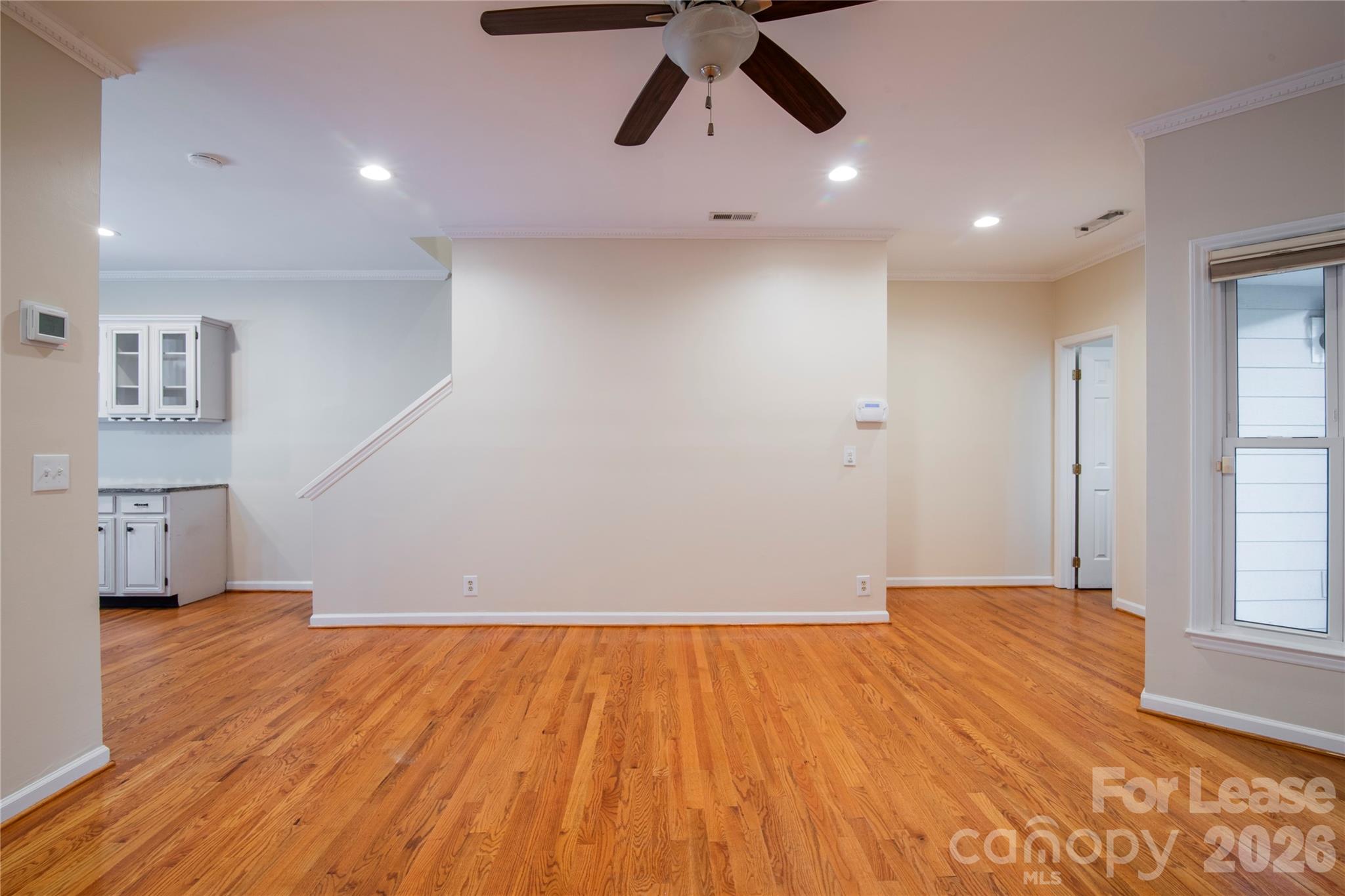 807 Greenleaf Avenue Property Photo 5