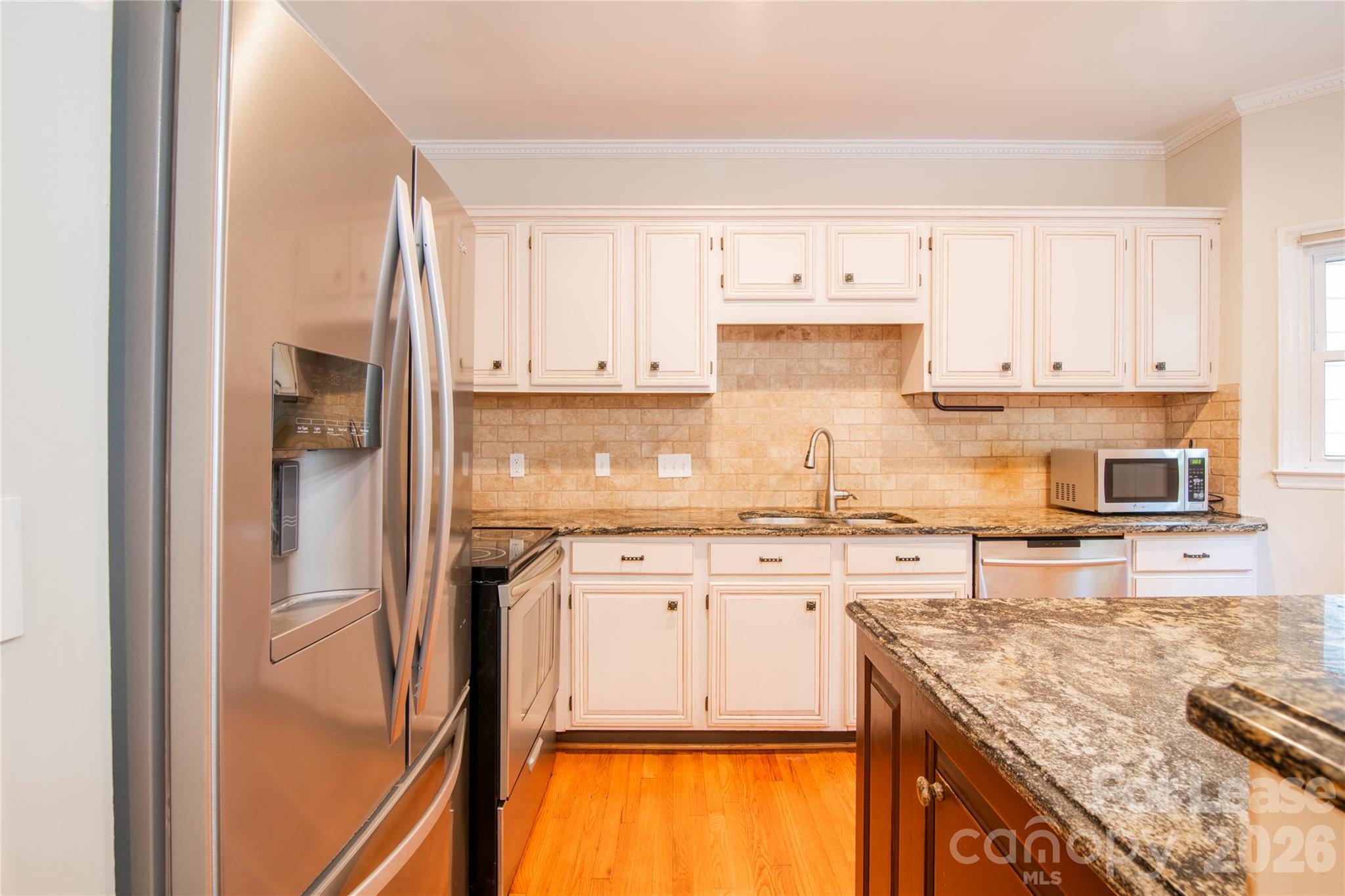 807 Greenleaf Avenue Property Photo 8