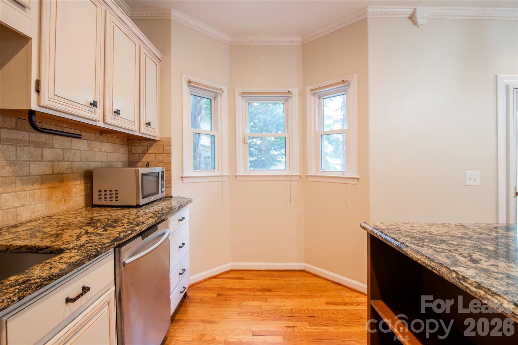 807 Greenleaf Avenue Property Photo 11