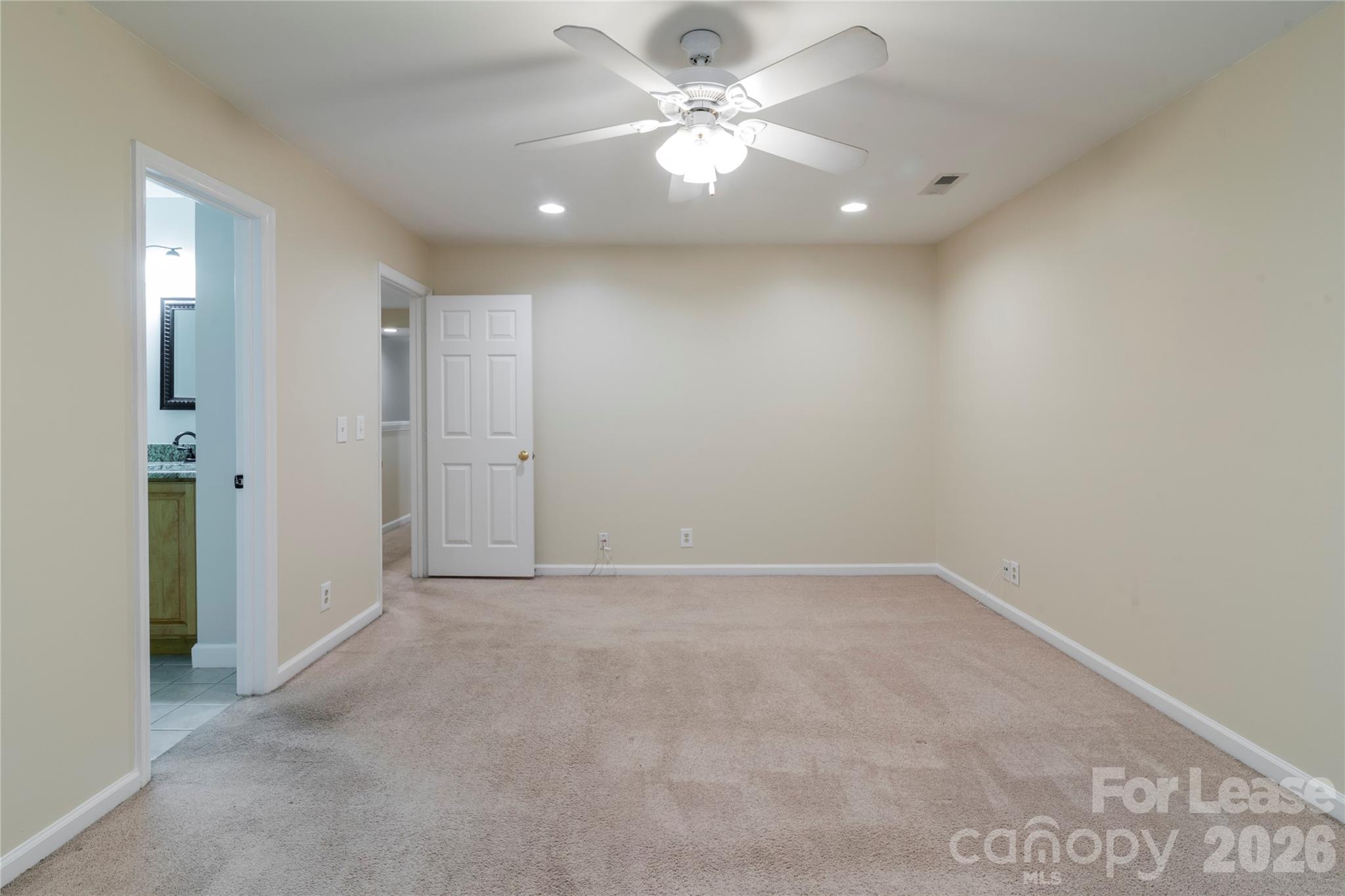 807 Greenleaf Avenue Property Photo 15