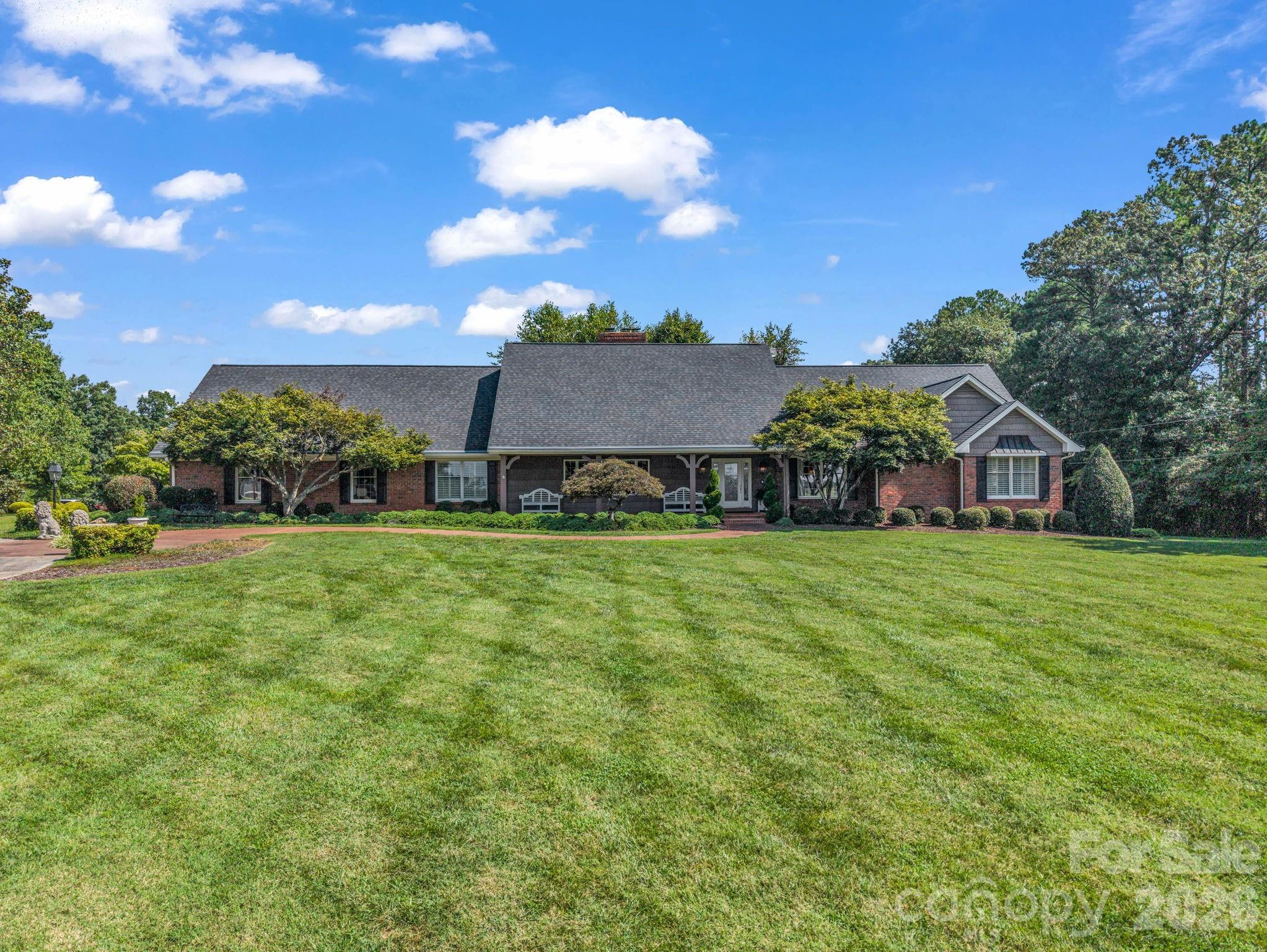 164 Brookfield Drive Property Photo 1