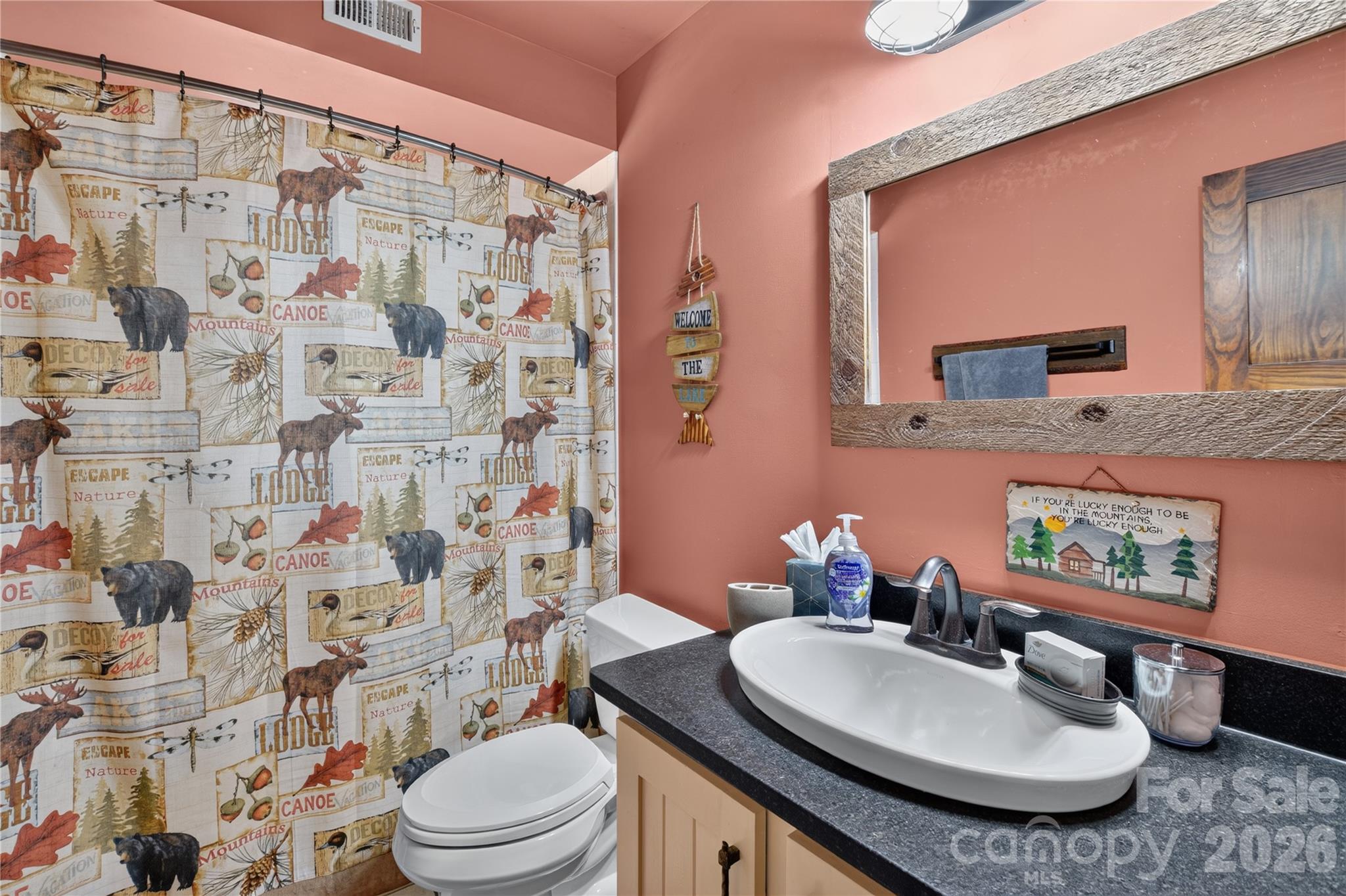 196 Fern Loop Property Photo 9