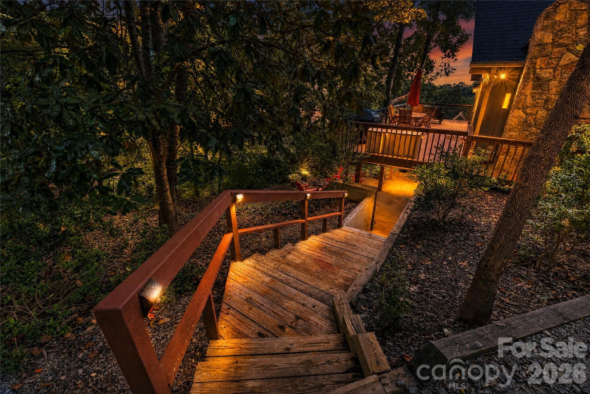 196 Fern Loop Property Photo 27