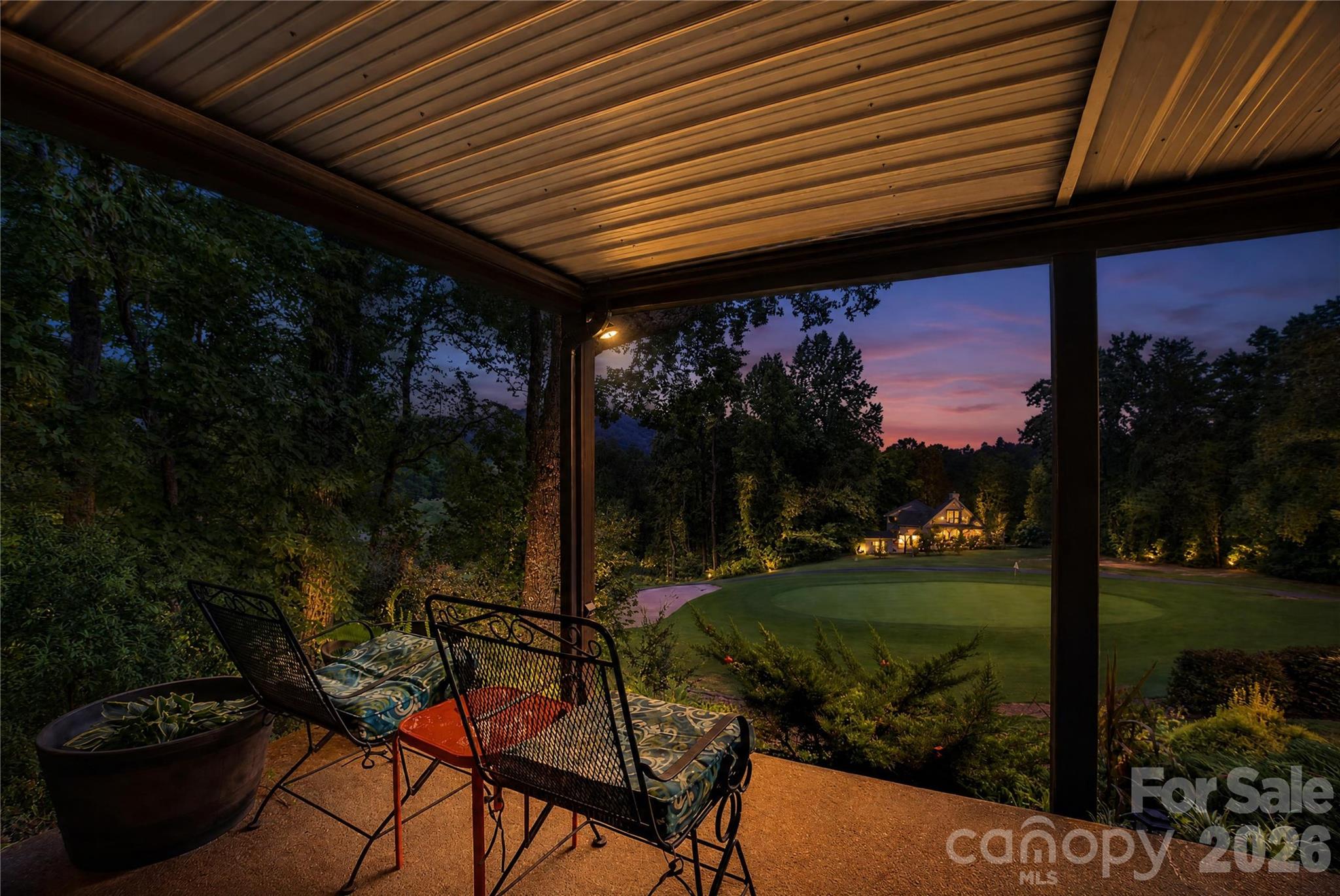 196 Fern Loop Property Photo 28