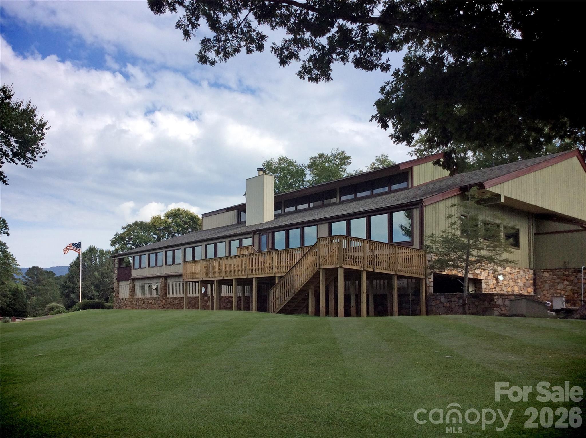 196 Fern Loop Property Photo 39