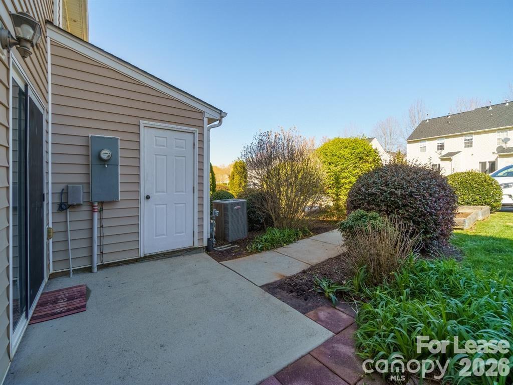 18461 Streamline Court Property Photo 18