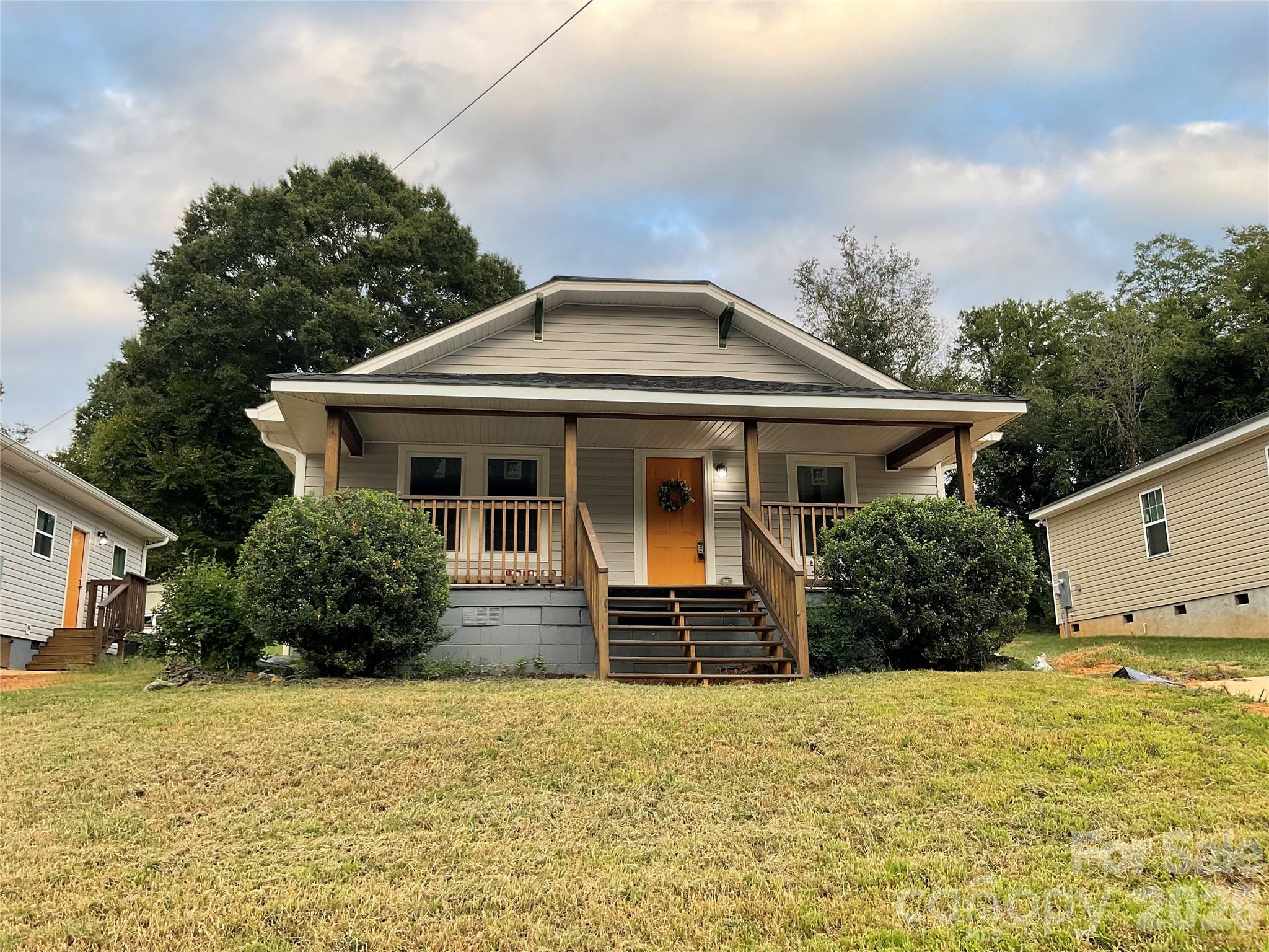 1107 8th Street Property Photo 1