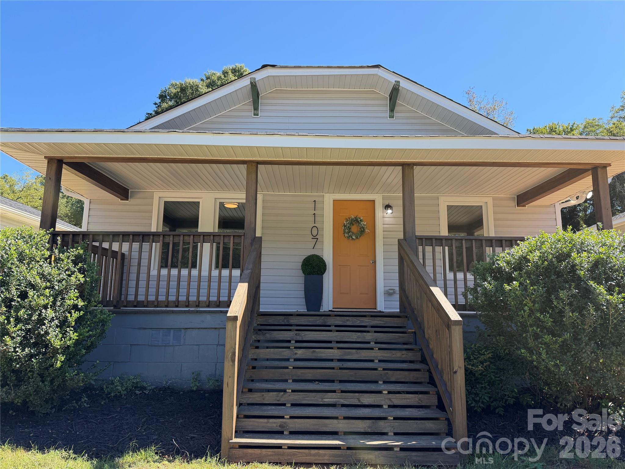 1107 8th Street Property Photo 1