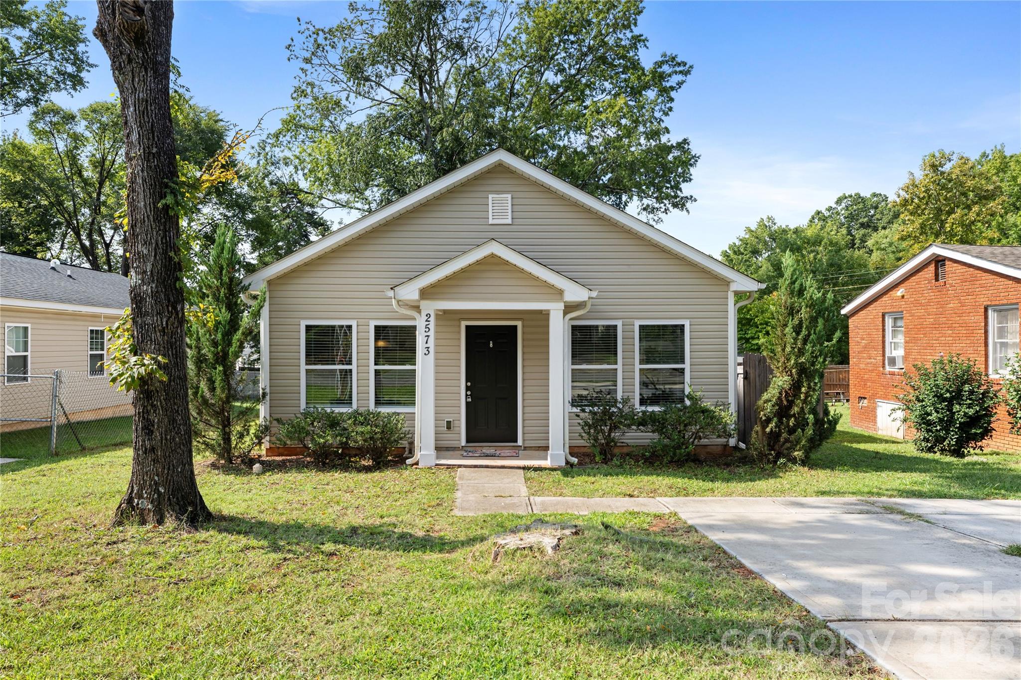 2573 Hemphill Street Property Photo 1