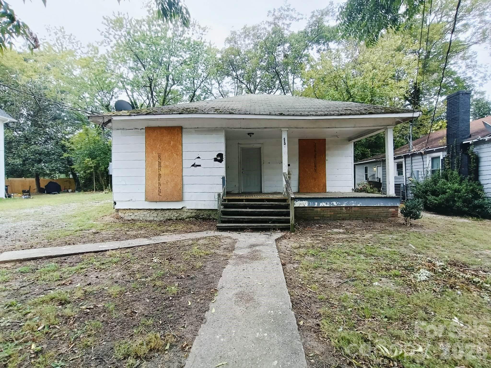 412 Clegg Street Property Photo 1