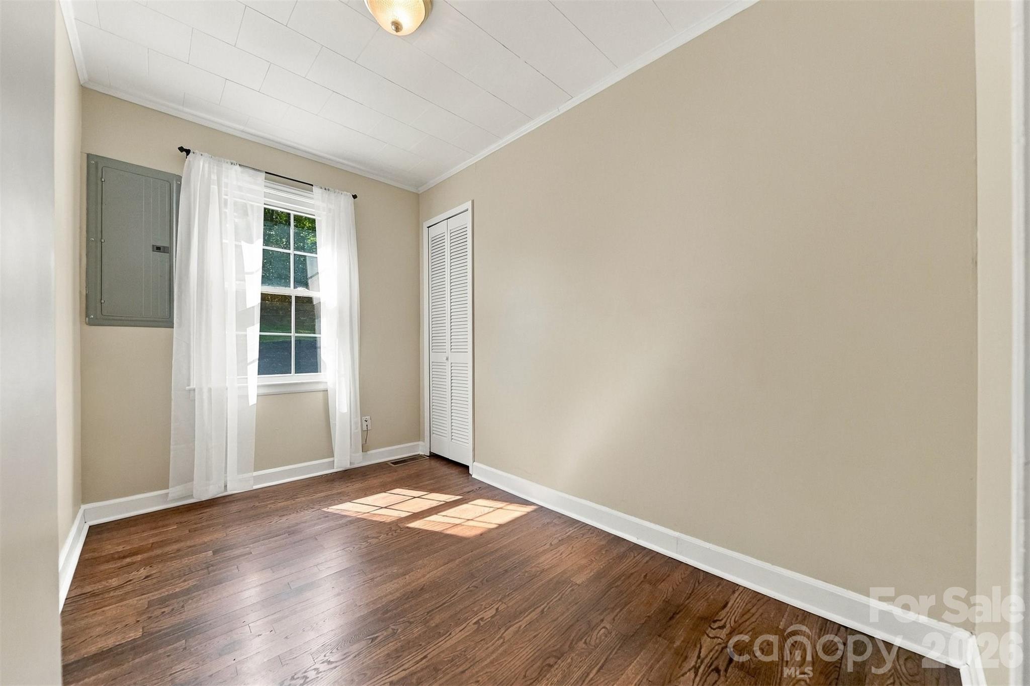 911 Kenham Place Property Photo 16