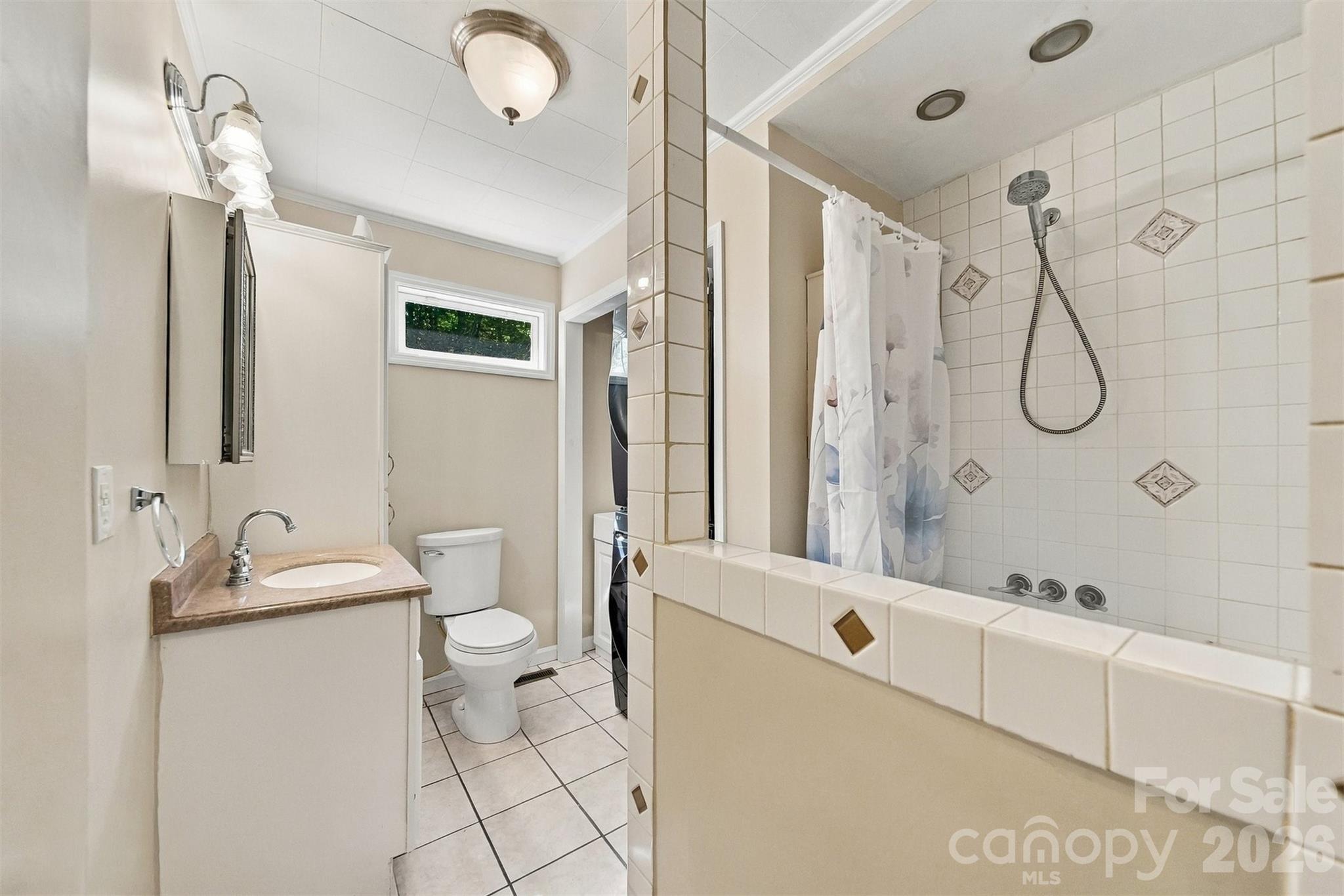 911 Kenham Place Property Photo 17