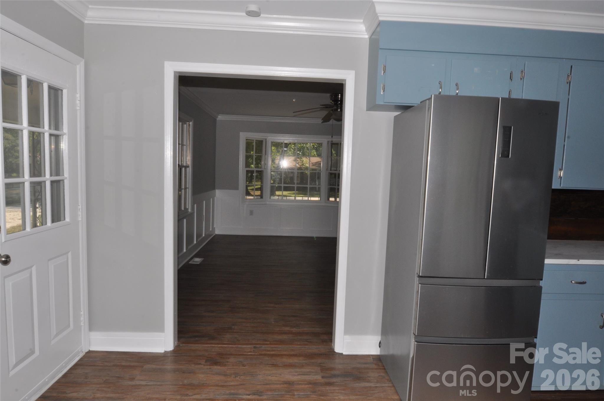 554 Gardendale Circle Property Photo 6